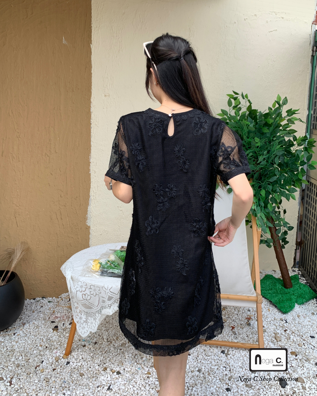 |初秋新品2件75折| 圓領蕾絲A型連身裙|黑色|有裡襯|無彈