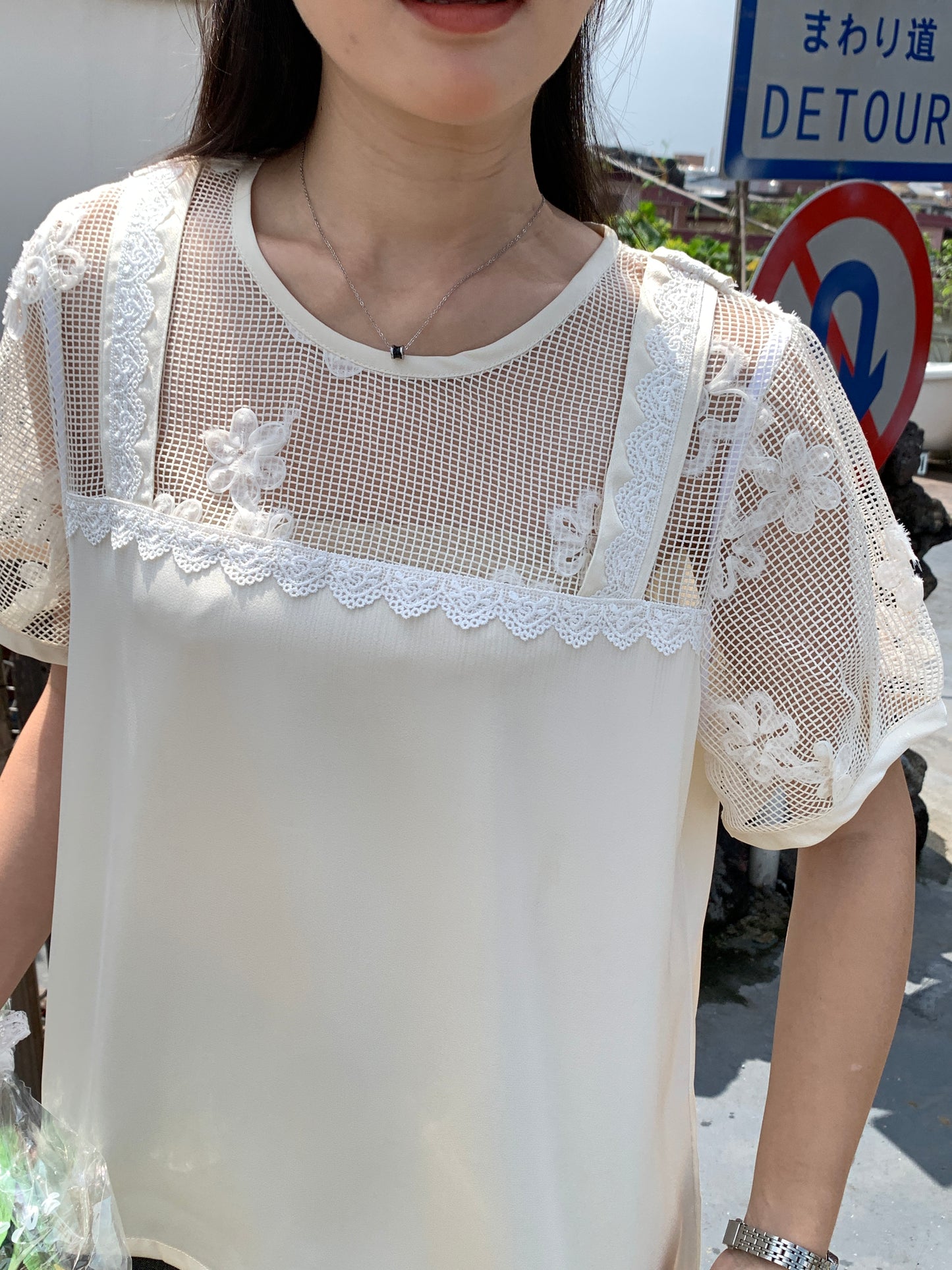 |初秋新品2件75折| 優雅蕾絲拼接上衣|米色|無裡襯|無彈