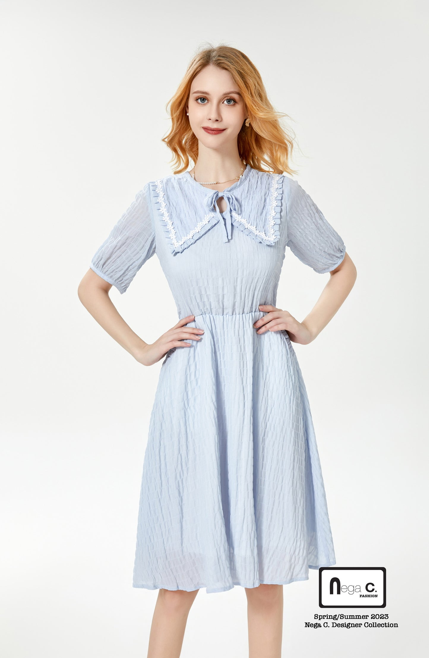 Nega C. เดรสคอวีอัดพลีทเอวผีเสื้อ | สีพาวเดอร์บลู | มีซับใน