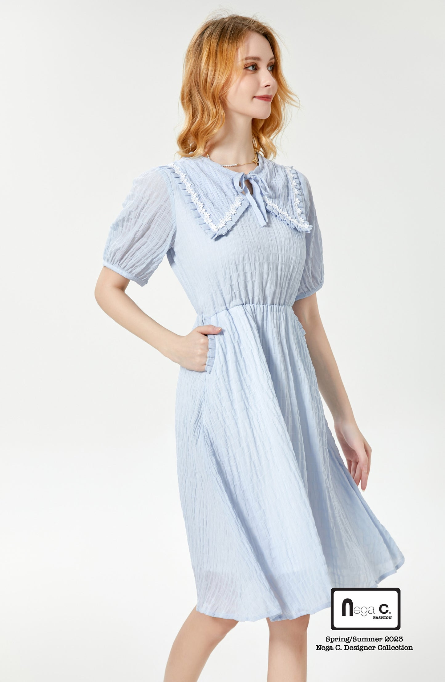 Nega C. เดรสคอวีอัดพลีทเอวผีเสื้อ | สีพาวเดอร์บลู | มีซับใน