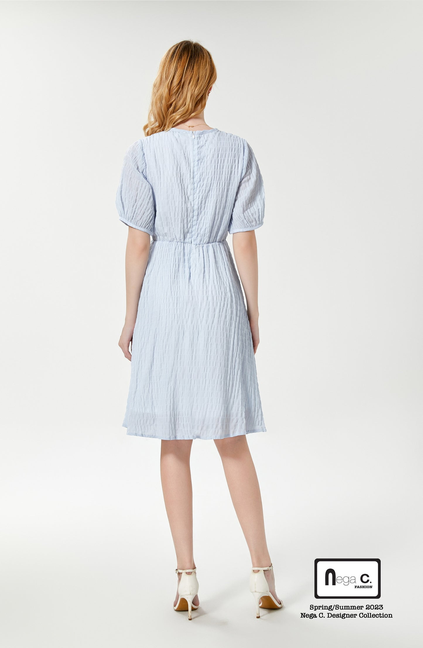 Nega C. เดรสคอวีอัดพลีทเอวผีเสื้อ | สีพาวเดอร์บลู | มีซับใน
