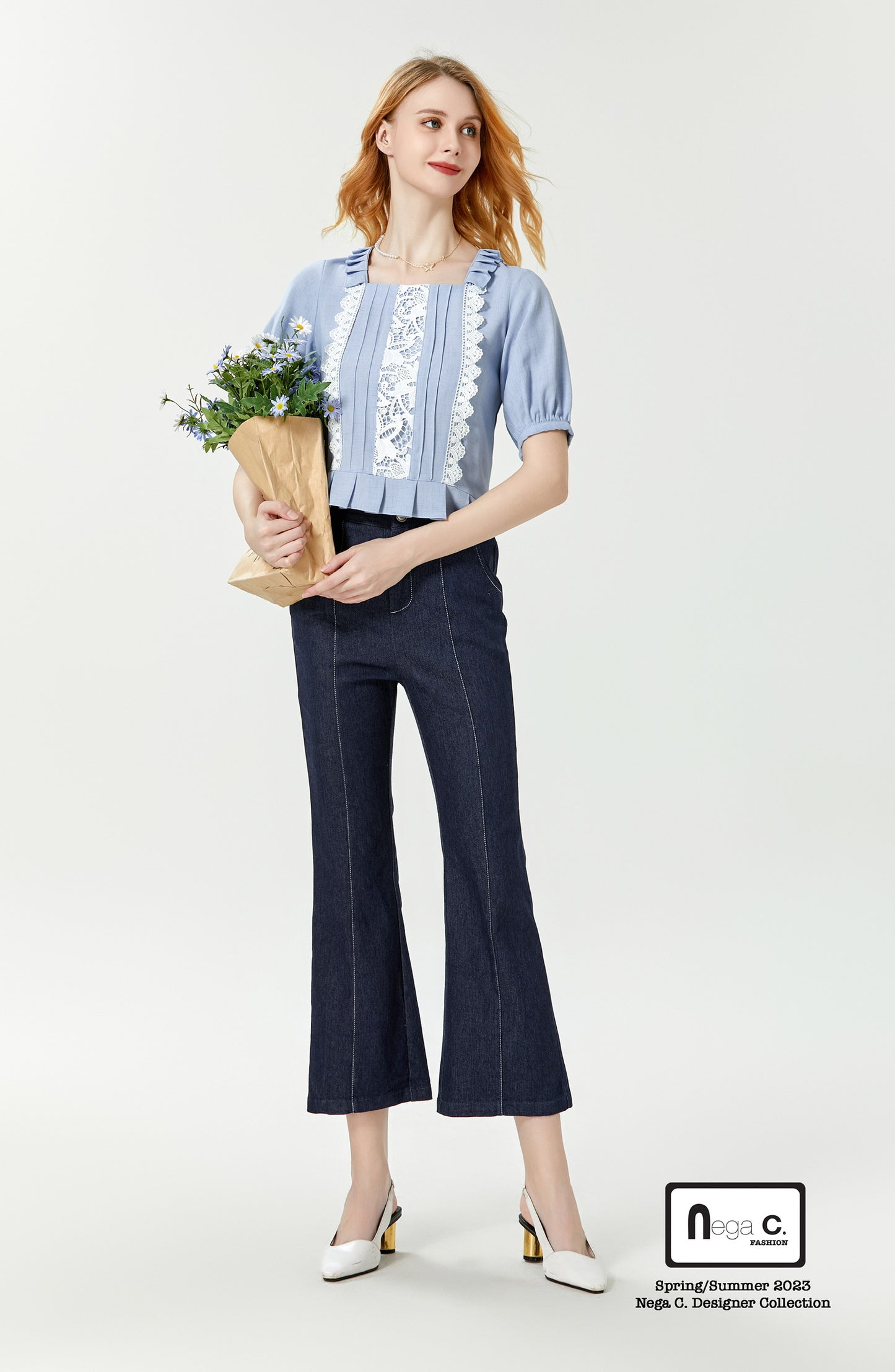 Nega C. 可愛方領蕾絲壓摺衫腳上衣| 淺藍色| 有裡襯