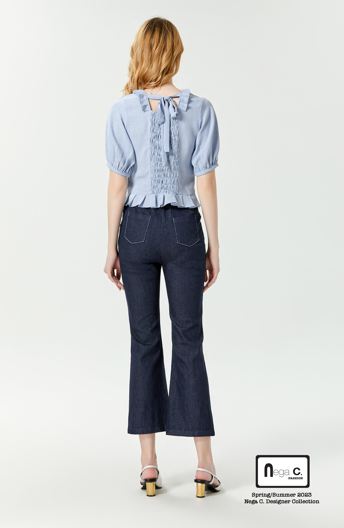 Nega C. 可愛方領蕾絲壓摺衫腳上衣| 淺藍色| 有裡襯