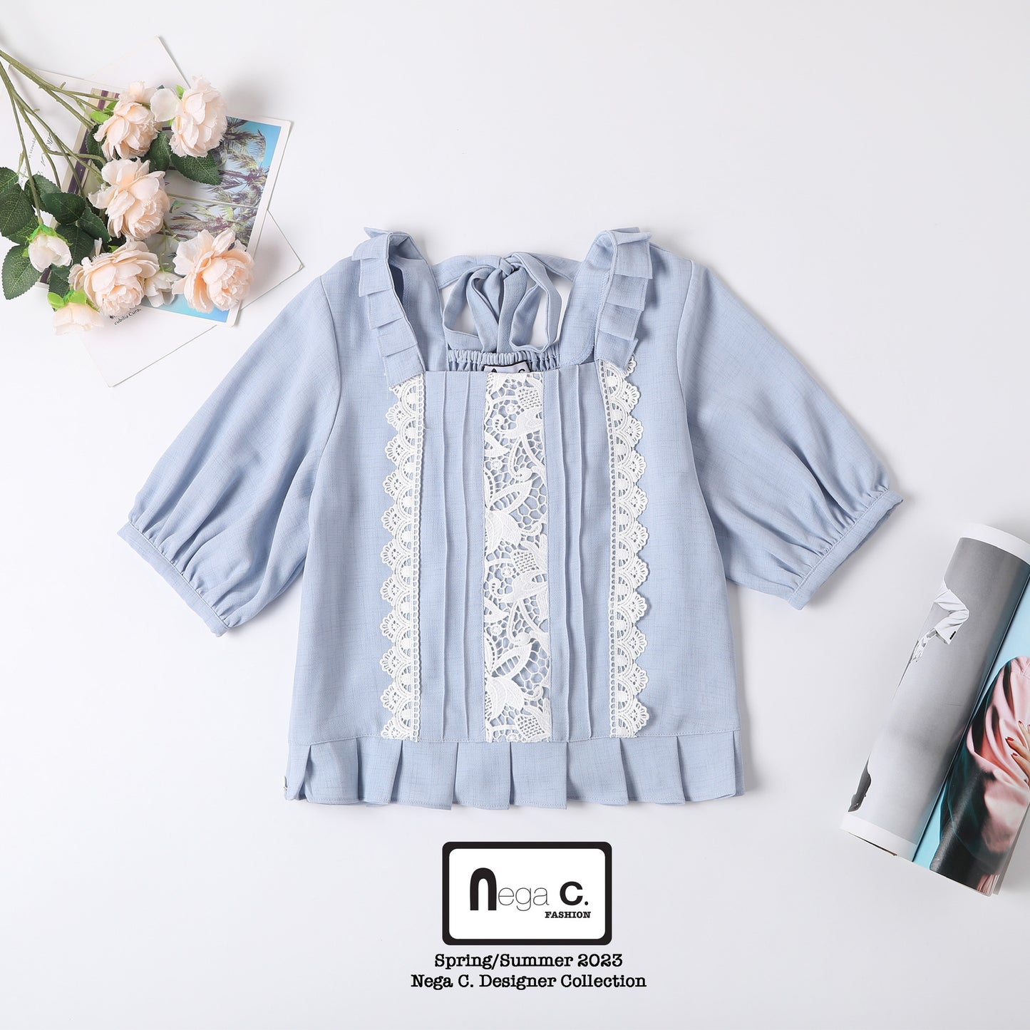 Nega C. 可愛方領蕾絲壓摺衫腳上衣| 淺藍色| 有裡襯