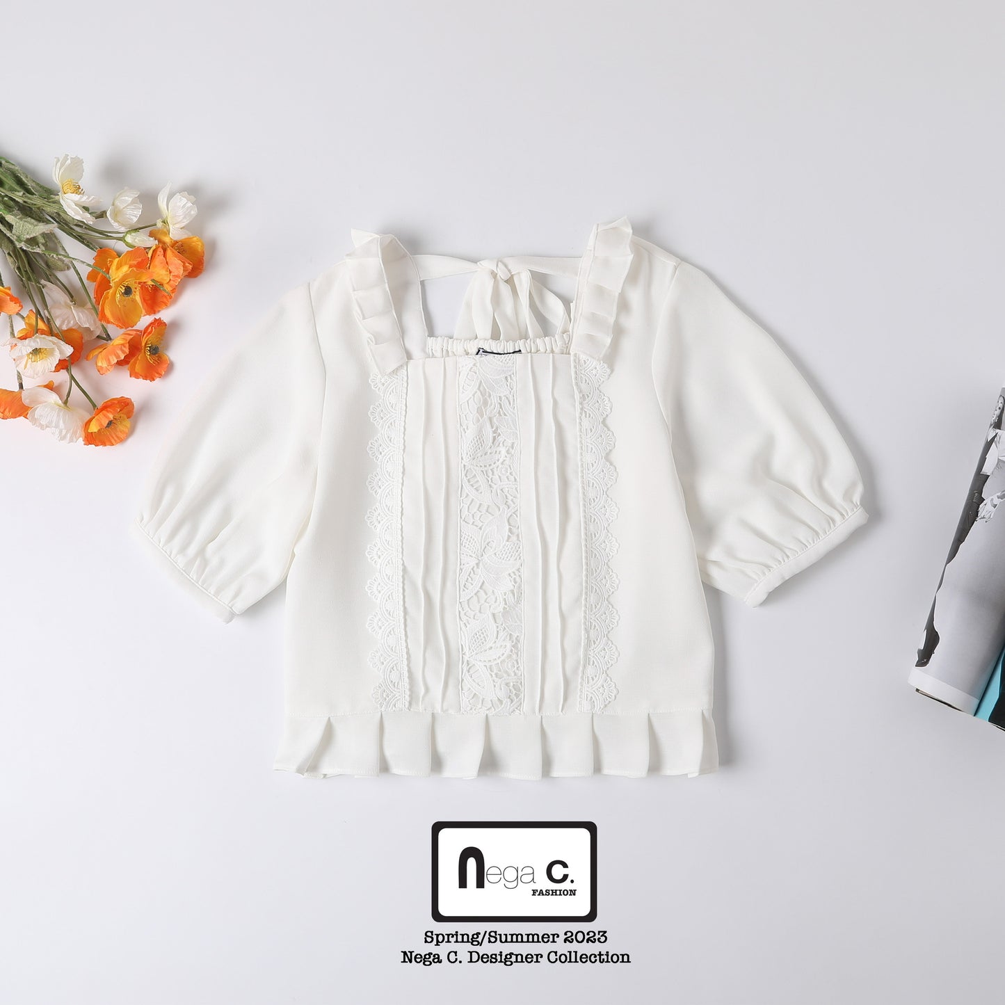 Nega C. 可愛方領蕾絲壓摺衫腳上衣| 白色| 有裡襯