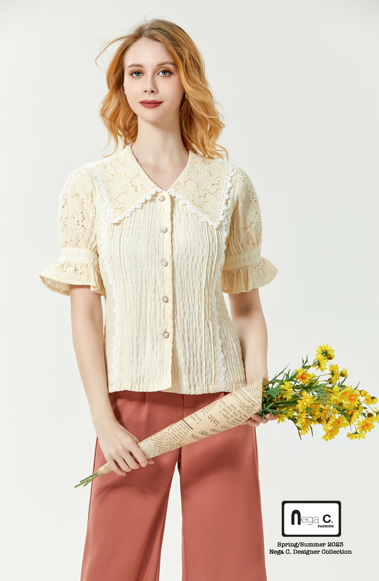 Nega C. เสื้อเชิ้ตลูกไม้งานปะวินเทจ | สีเบจ | มีซับใน