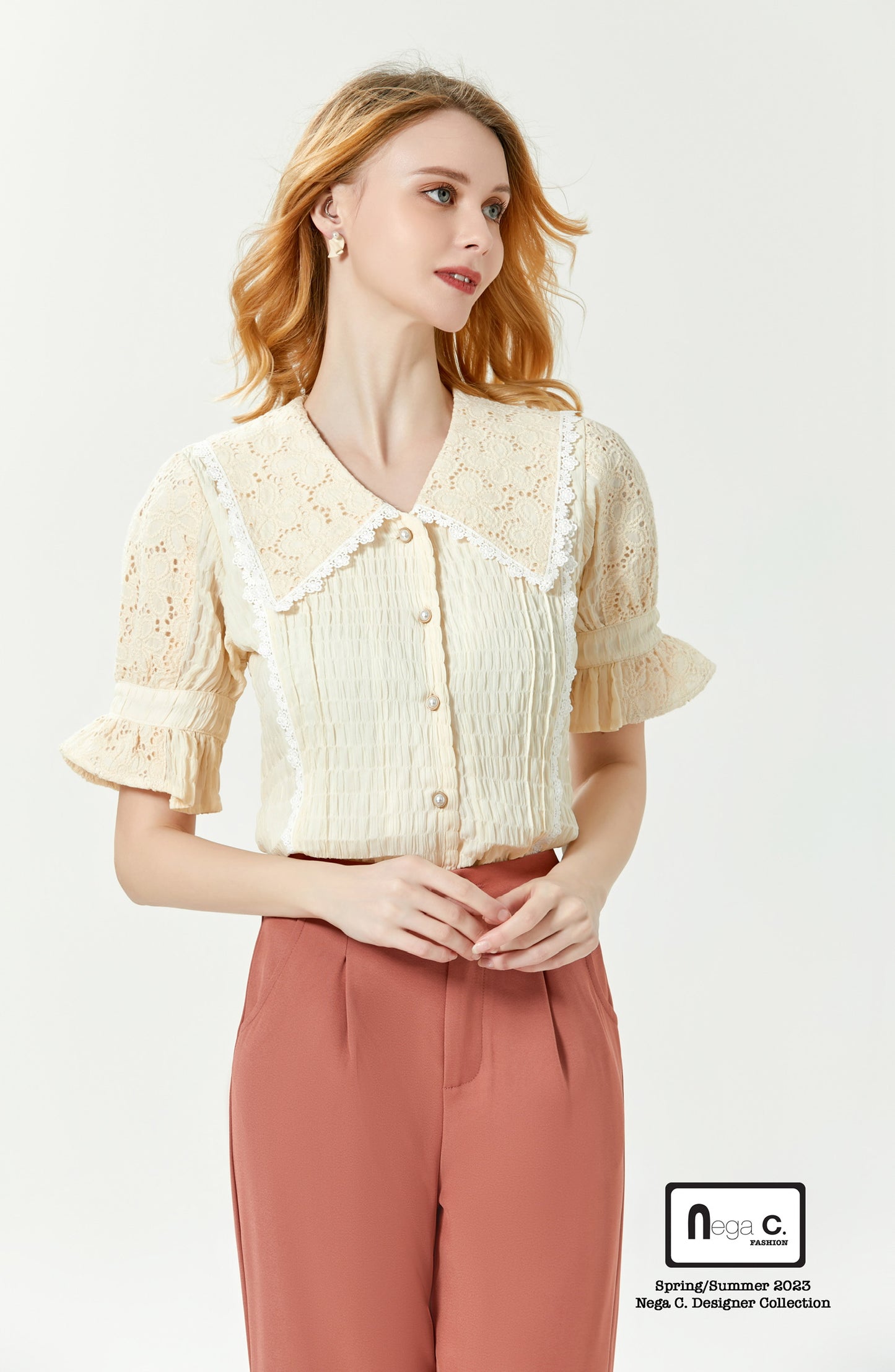 Nega C. เสื้อเชิ้ตลูกไม้งานปะวินเทจ | สีเบจ | มีซับใน