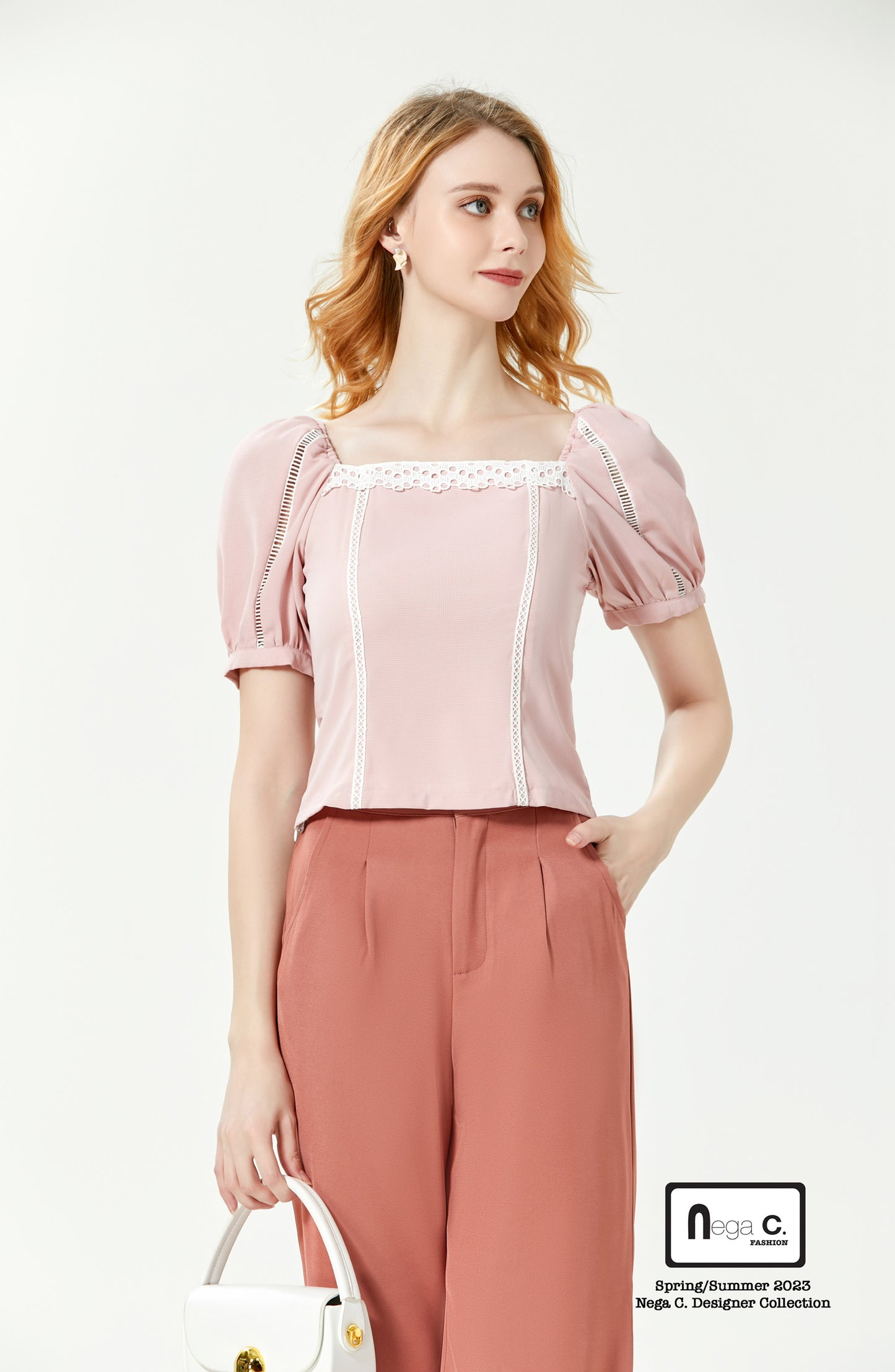 Nega C. เสื้อแขนพองลูกไม้คอเหลี่ยมหวาน | สีชมพู | มีซับใน