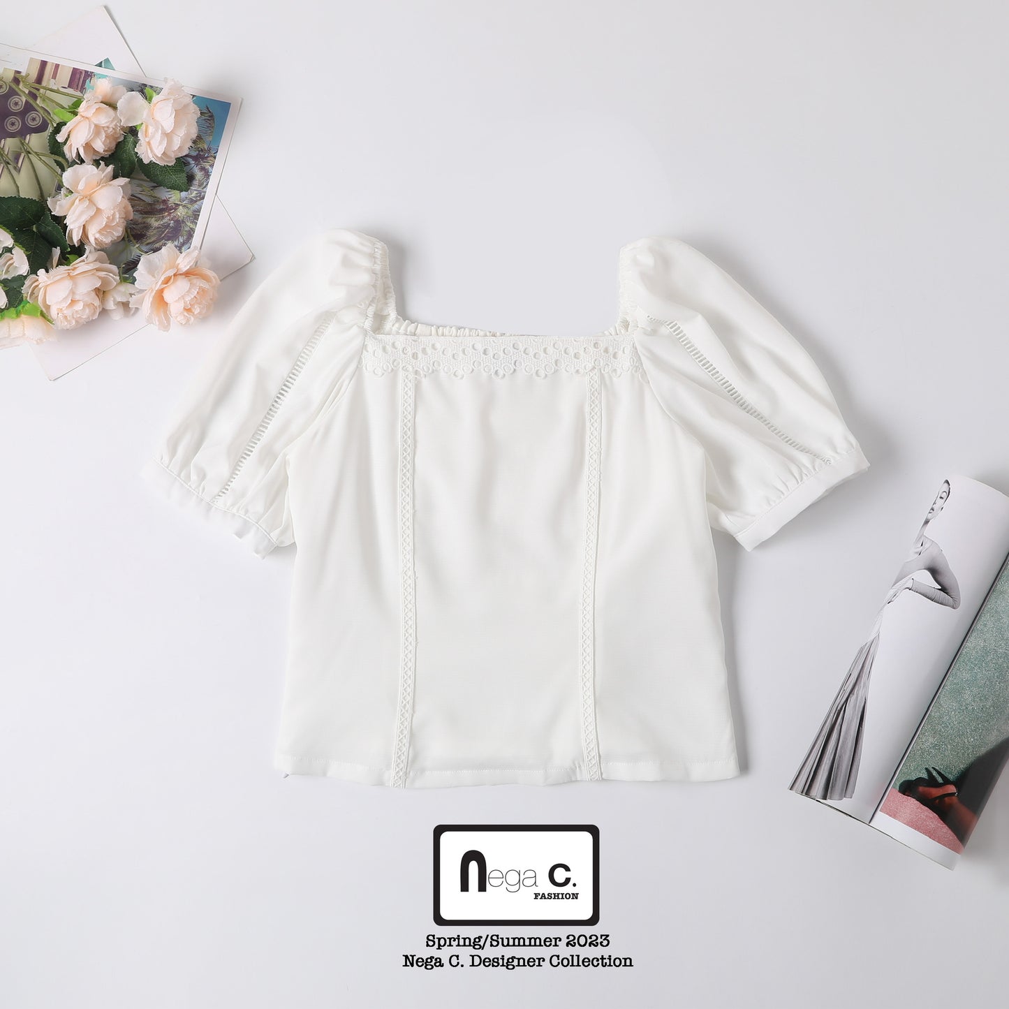 Nega C. เสื้อแขนพองลูกไม้คอเหลี่ยมหวาน | สีขาว | มีซับใน