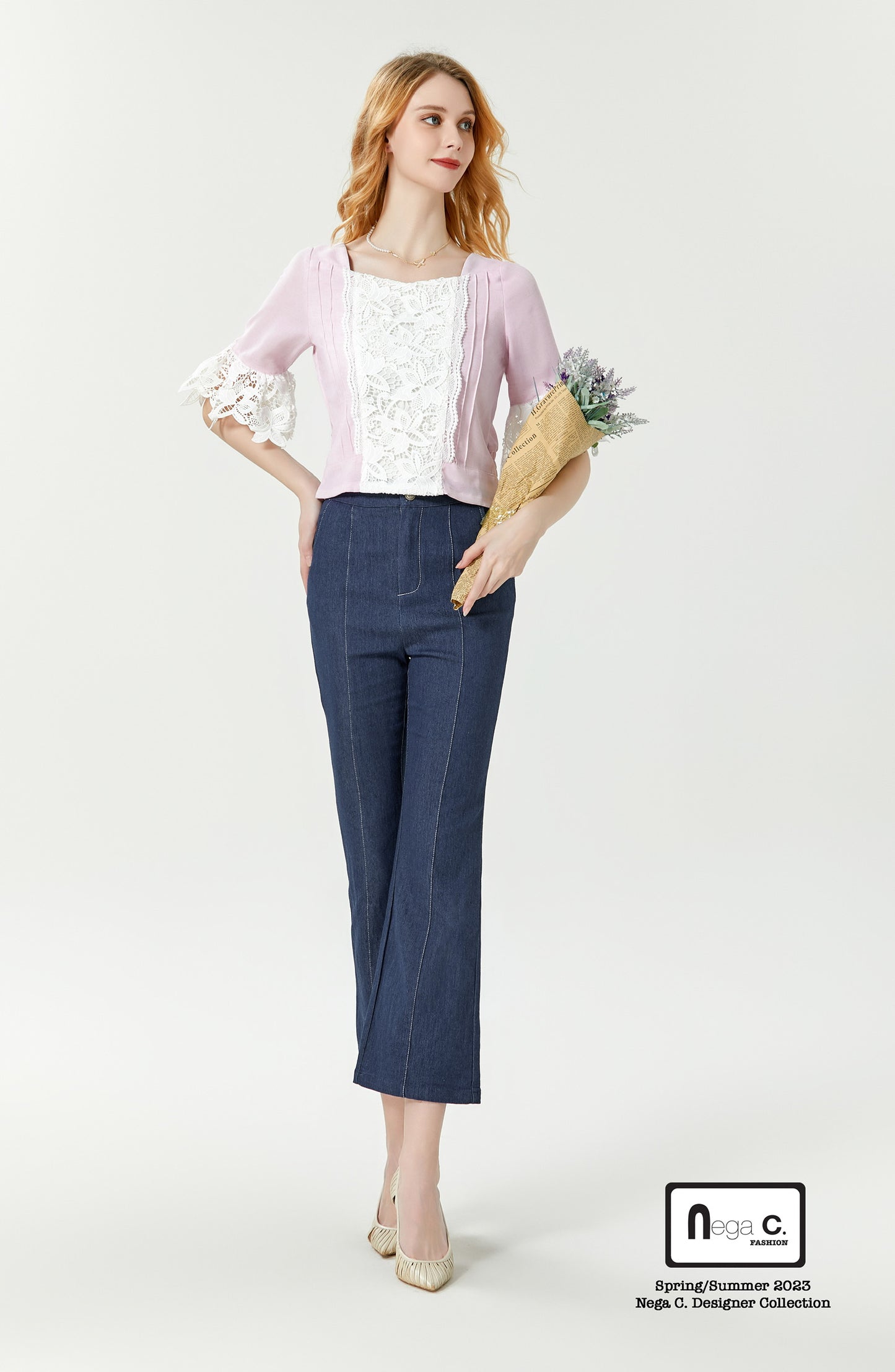 Nega C. เสื้อคอเหลี่ยมลูกไม้เย็บปะติดปะต่อแขนกระดิ่ง | สีชมพู | มีซับใน