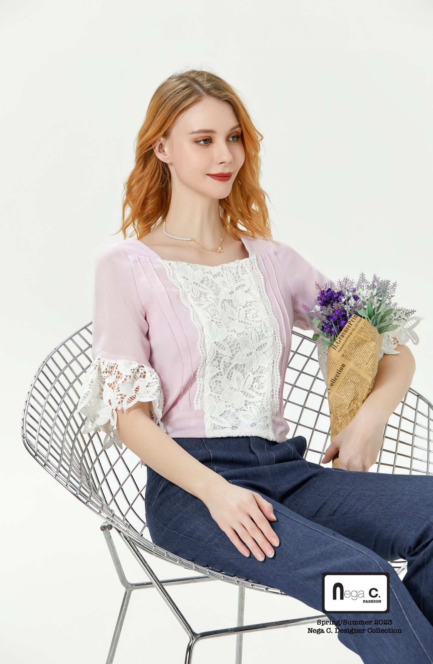 Nega C. เสื้อคอเหลี่ยมลูกไม้เย็บปะติดปะต่อแขนกระดิ่ง | สีชมพู | มีซับใน