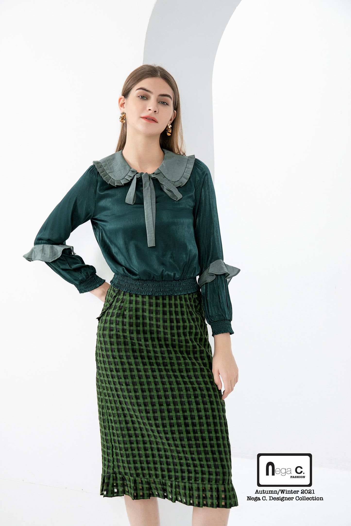 Nega C. เสื้อคอกลมพับกด | สีเขียว |