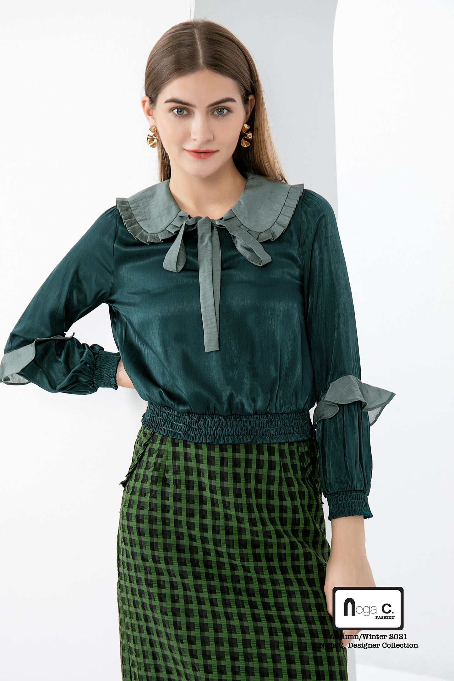 Nega C. เสื้อคอกลมพับกด | สีเขียว |