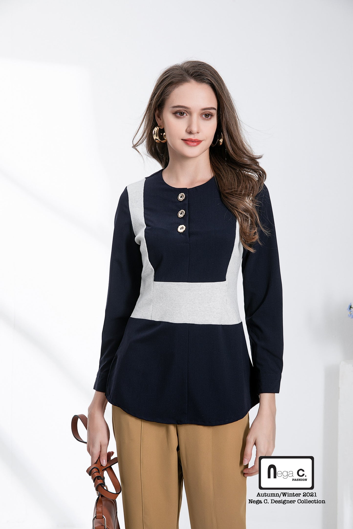 Nega C. Spliced คอกลมยาวปานกลาง | สีน้ำเงินเข้ม | ยืดเล็กน้อย | ไม่มีซับใน