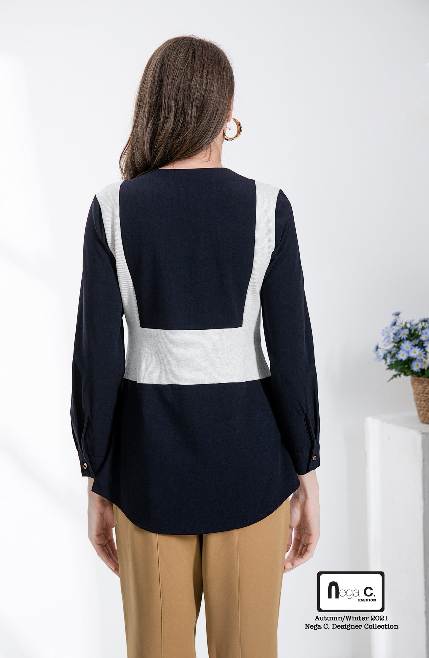 Nega C. Spliced คอกลมยาวปานกลาง | สีน้ำเงินเข้ม | ยืดเล็กน้อย | ไม่มีซับใน