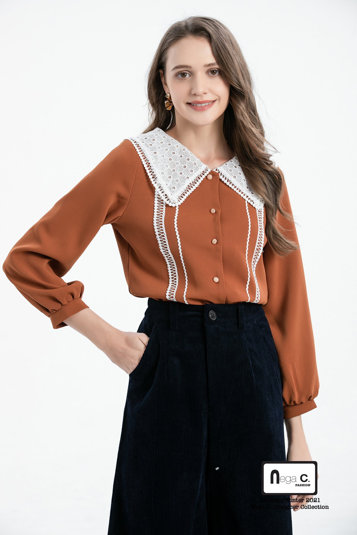 Nega C. เสื้อลูกไม้คอปกใหญ่|สีน้ำตาล|ไม่ยางยืด