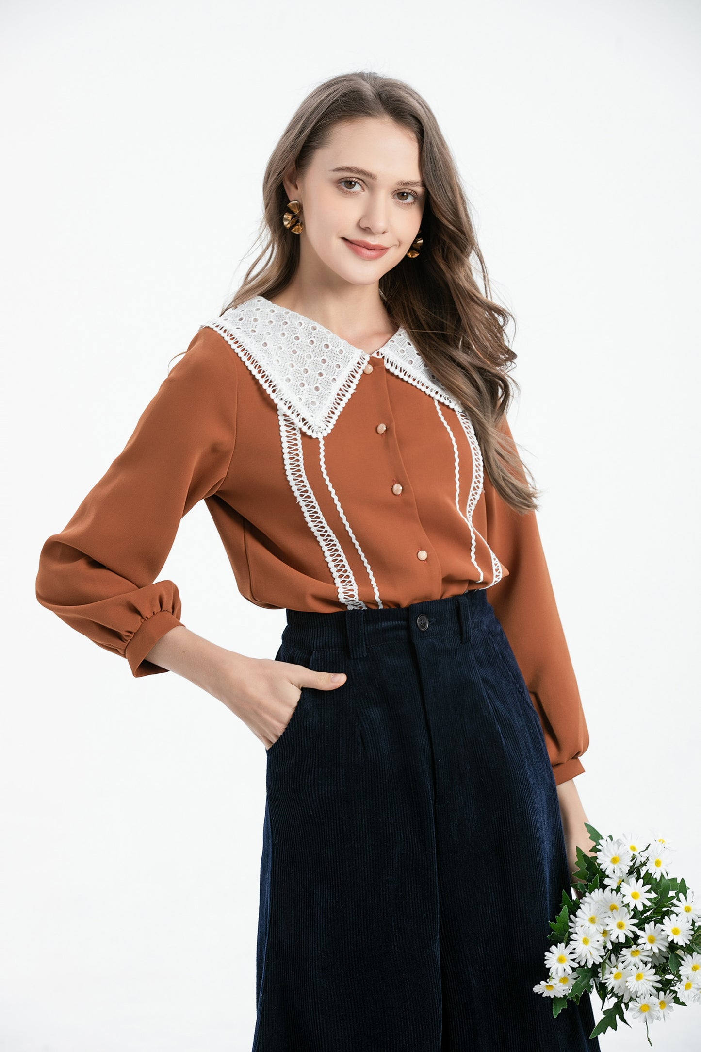 Nega C. เสื้อลูกไม้คอปกใหญ่|สีน้ำตาล|ไม่ยางยืด