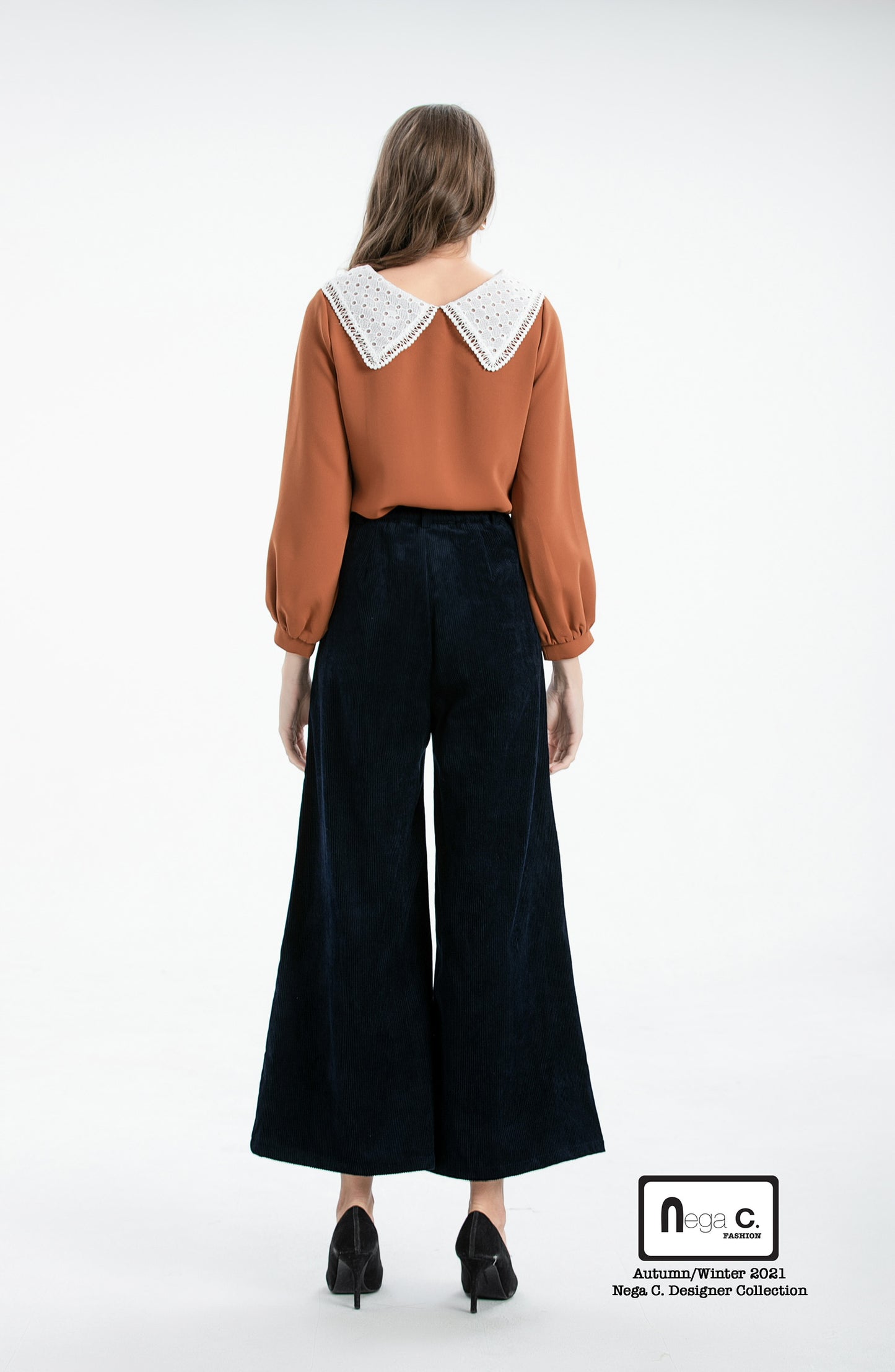 Nega C. เสื้อลูกไม้คอปกใหญ่|สีน้ำตาล|ไม่ยางยืด