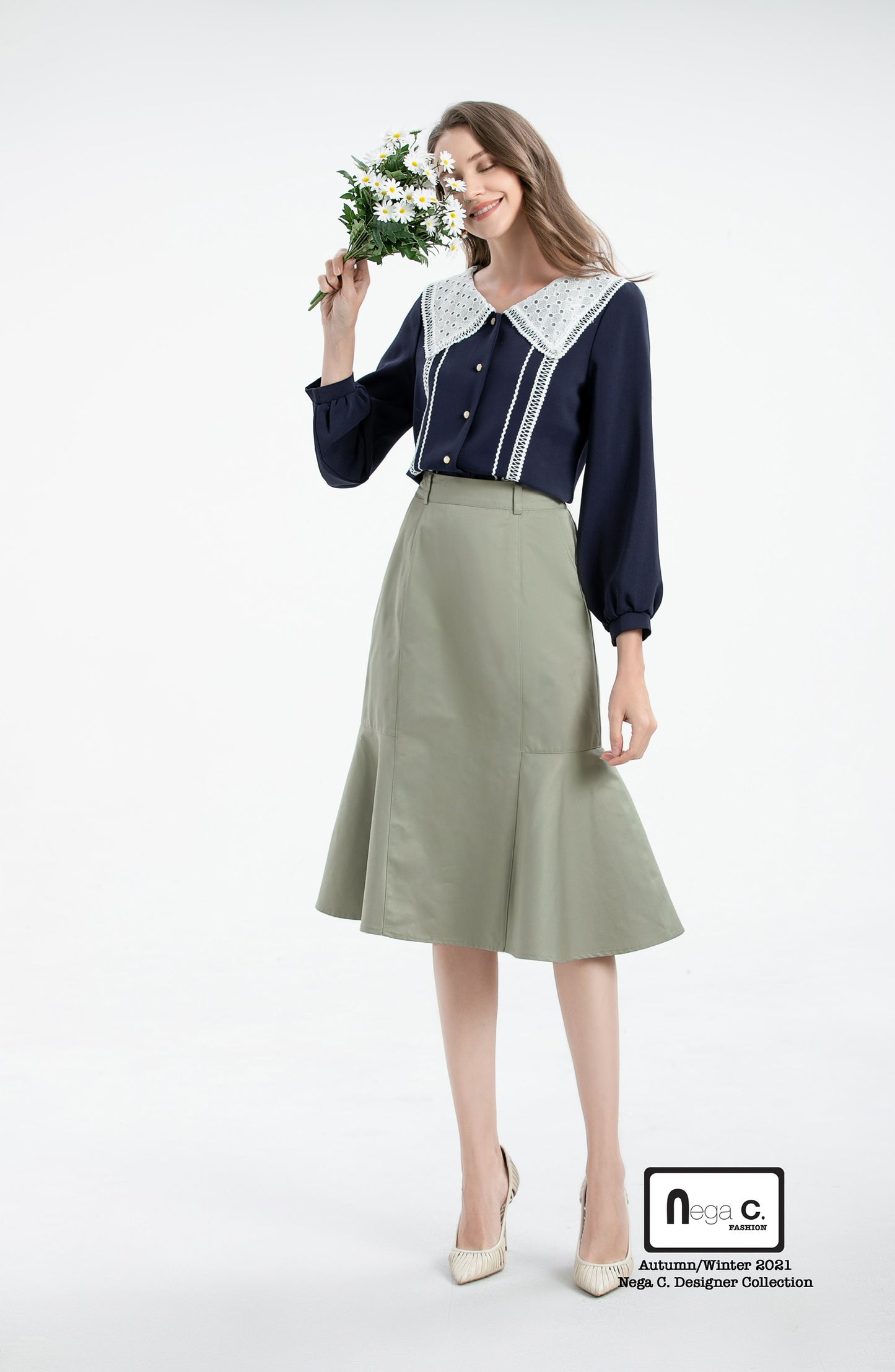 Nega C. เสื้อเชิ้ตคอปกใหญ่ลูกไม้|สีน้ำเงินเข้ม|ไม่ยางยืด
