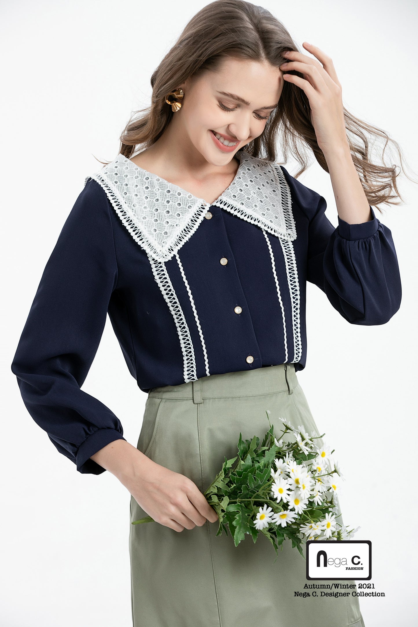 Nega C. เสื้อเชิ้ตคอปกใหญ่ลูกไม้|สีน้ำเงินเข้ม|ไม่ยางยืด