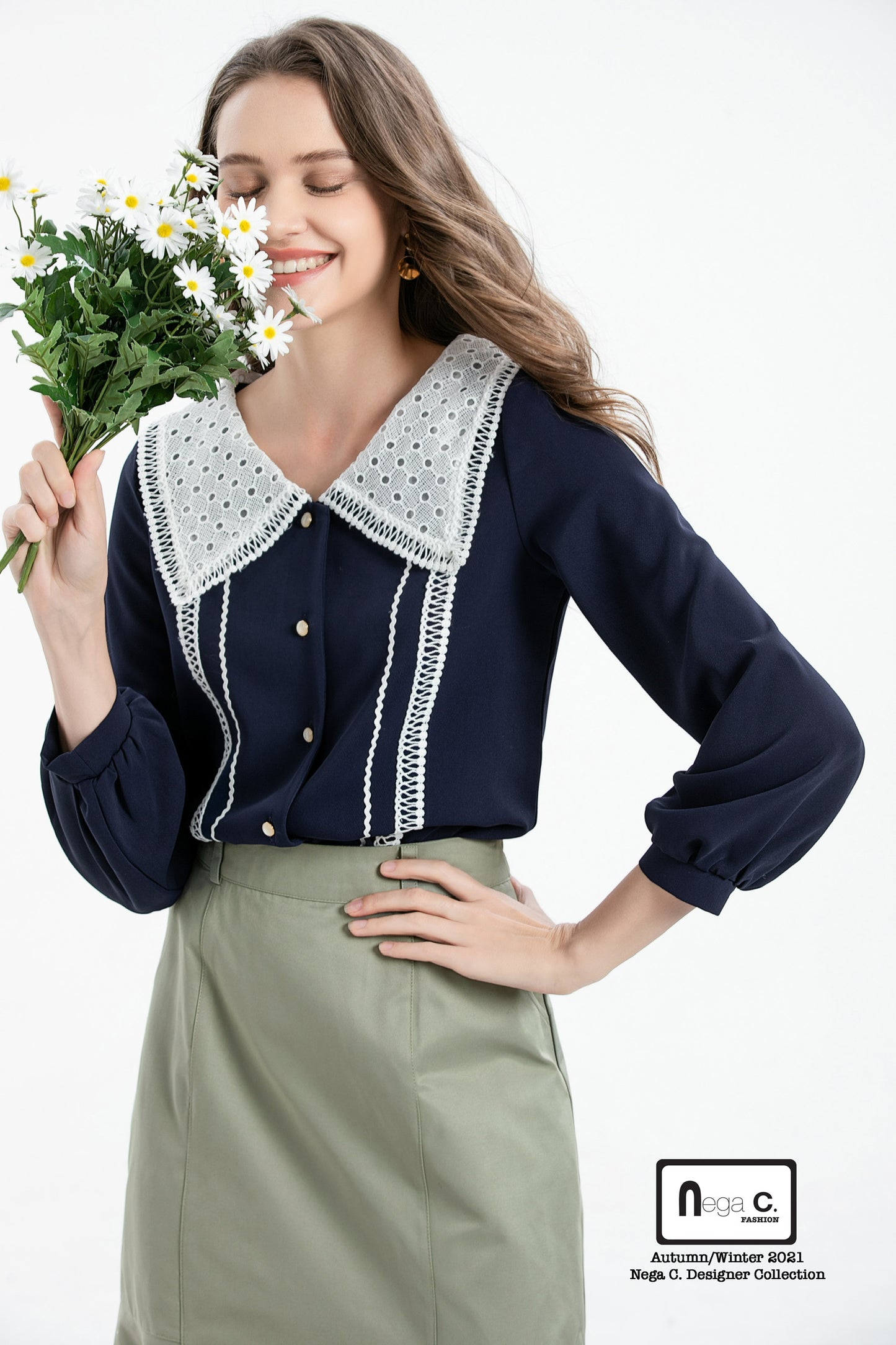 Nega C. เสื้อเชิ้ตคอปกใหญ่ลูกไม้|สีน้ำเงินเข้ม|ไม่ยางยืด