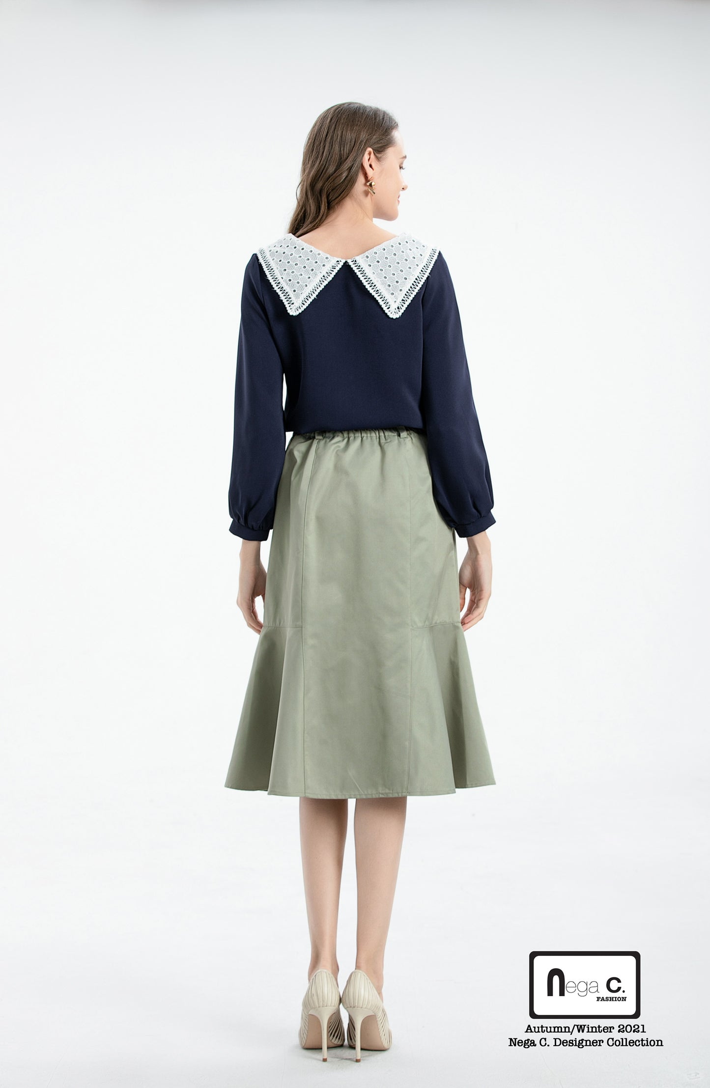Nega C. เสื้อเชิ้ตคอปกใหญ่ลูกไม้|สีน้ำเงินเข้ม|ไม่ยางยืด