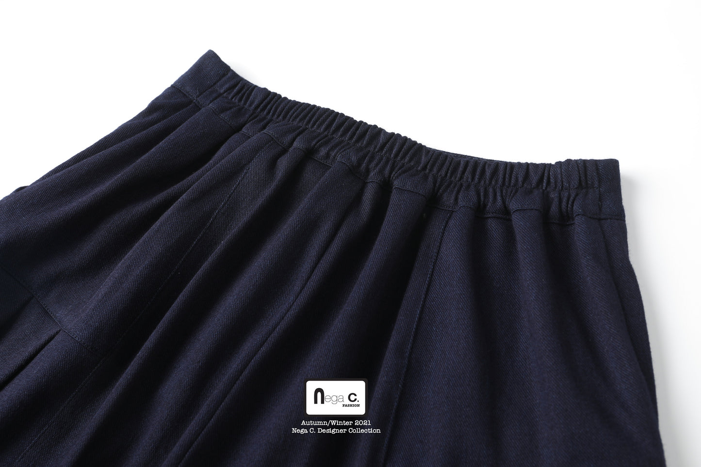กางเกงขาบานจับจีบ Nega C. Accordion | ผ้าเดนิมสีน้ำเงินเข้ม | ผ้ายืดไมโคร | ไม่มีซับใน