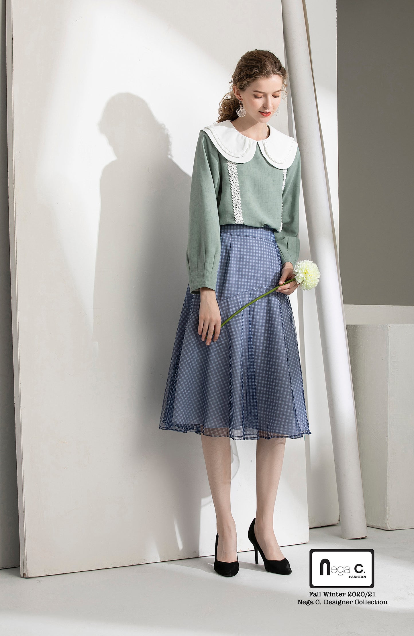 Nega C. เสื้อเชิ้ตลูกไม้คอกลมจับจีบบางสองชั้น |สีเขียว|ซับในแบบเรียบเรียง|