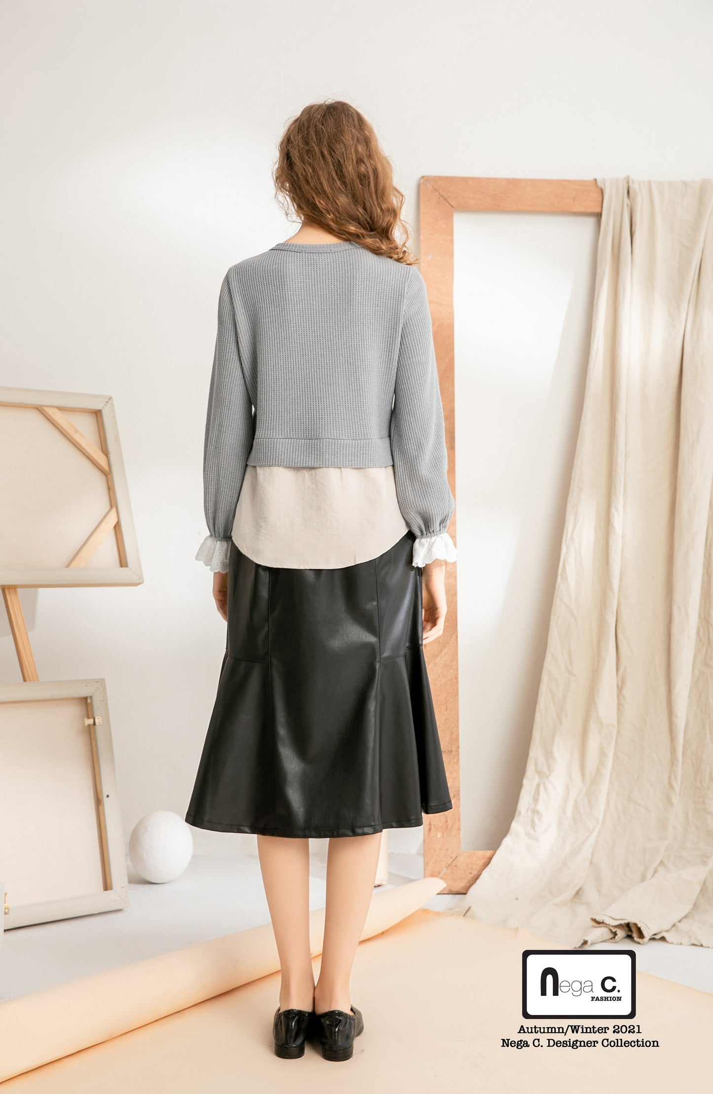 Nega C. เสื้อถักนิตติ้งแพทช์ | สีปกอ่อน | ยืดเล็กน้อย | ไม่มีซับใน