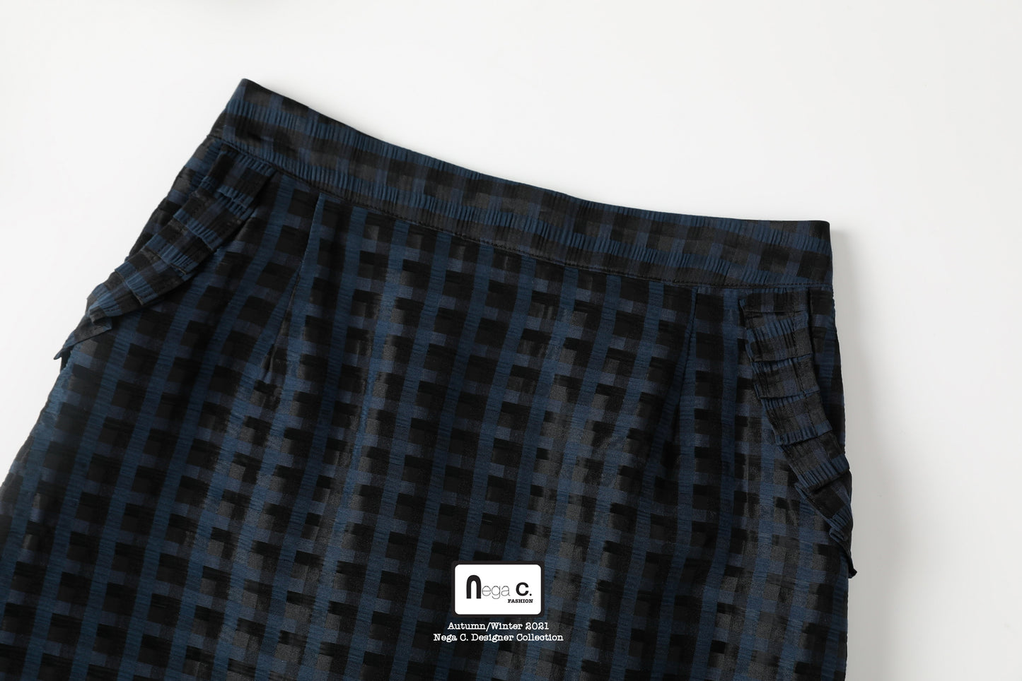Nega C. กระโปรงลายสก๊อตสีสันสดใส|สีน้ำเงินเข้ม|