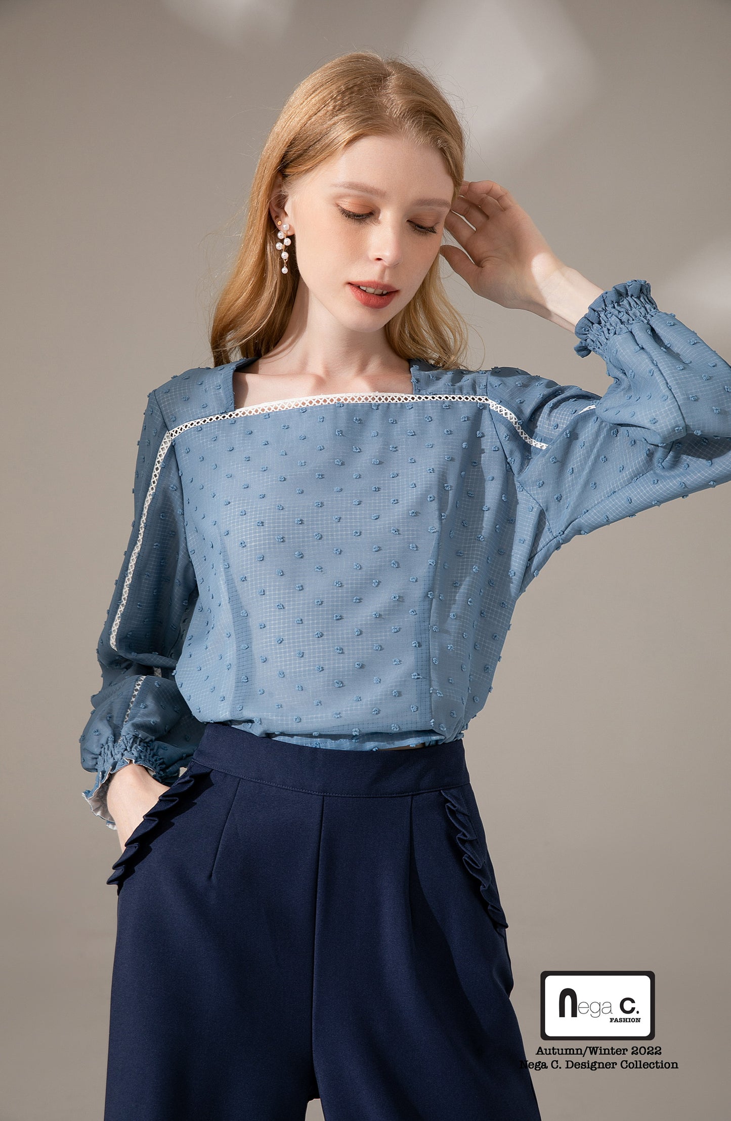Nega C. เสื้อลูกไม้คอเหลี่ยมลายจุด | สีน้ำเงิน | ผ้าไม่ยืด | มีซับใน