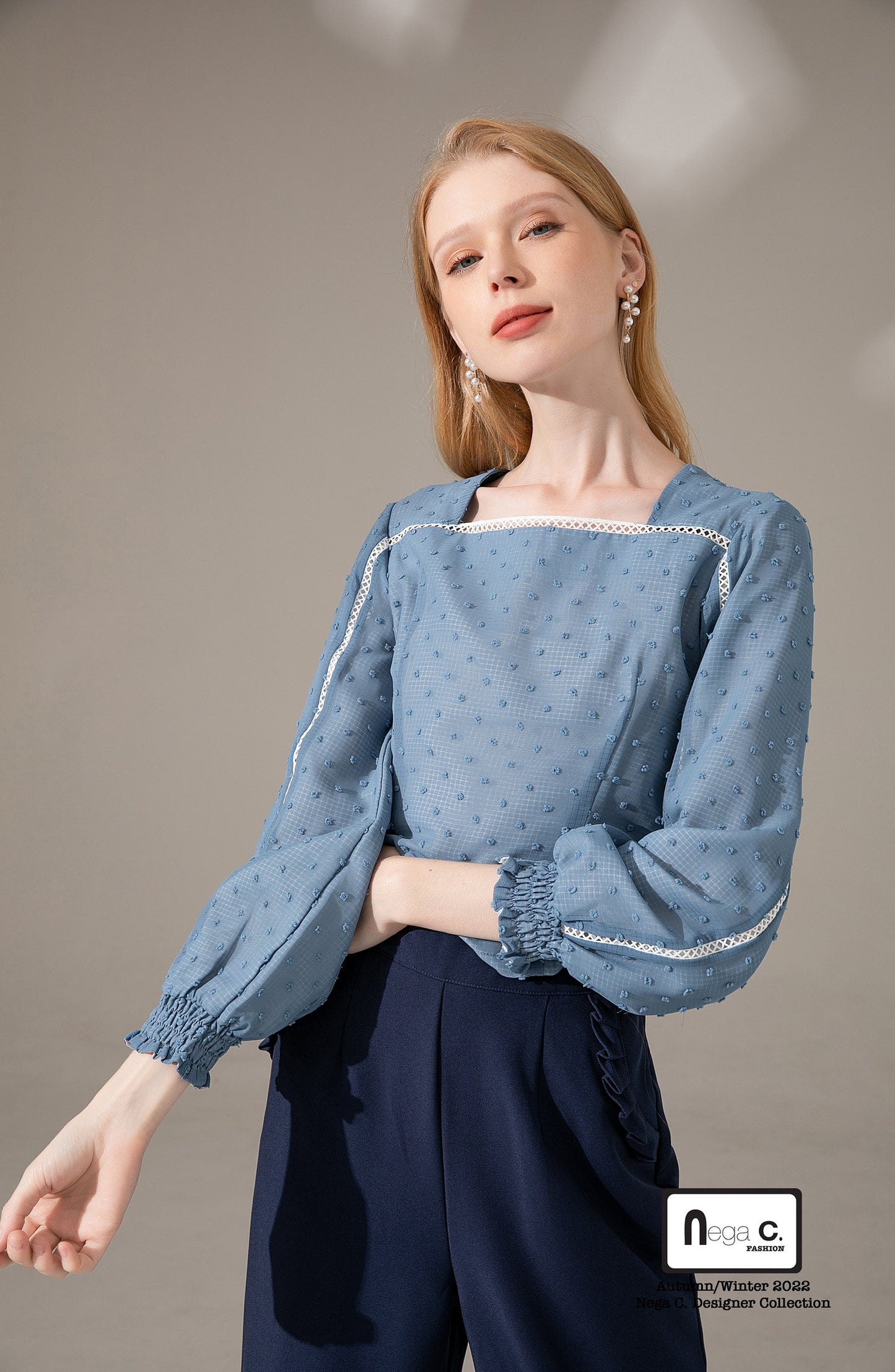 Nega C. เสื้อลูกไม้คอเหลี่ยมลายจุด | สีน้ำเงิน | ผ้าไม่ยืด | มีซับใน