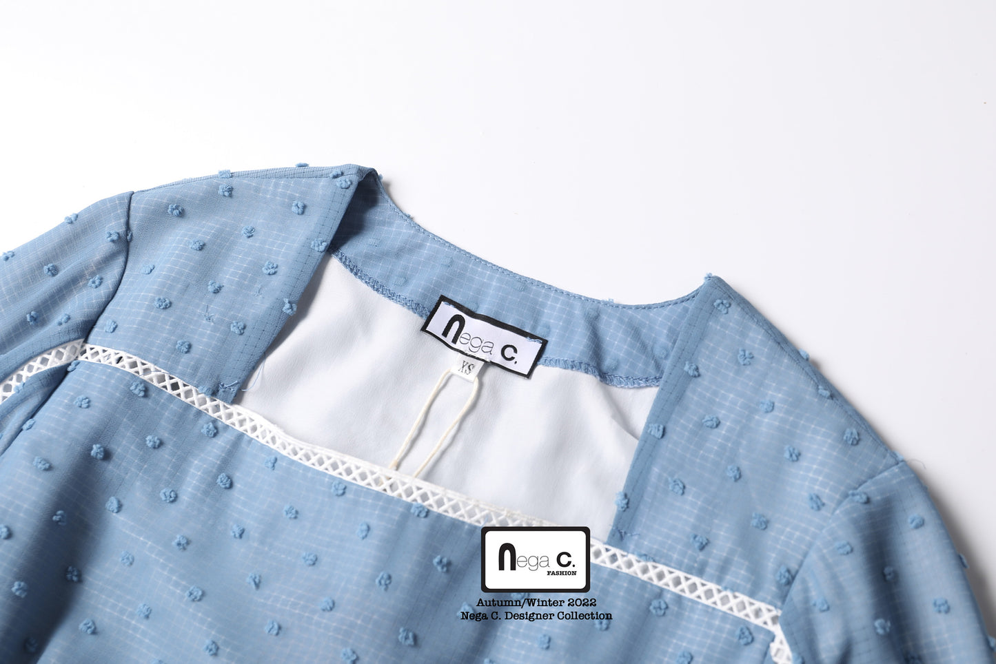 Nega C. เสื้อลูกไม้คอเหลี่ยมลายจุด | สีน้ำเงิน | ผ้าไม่ยืด | มีซับใน