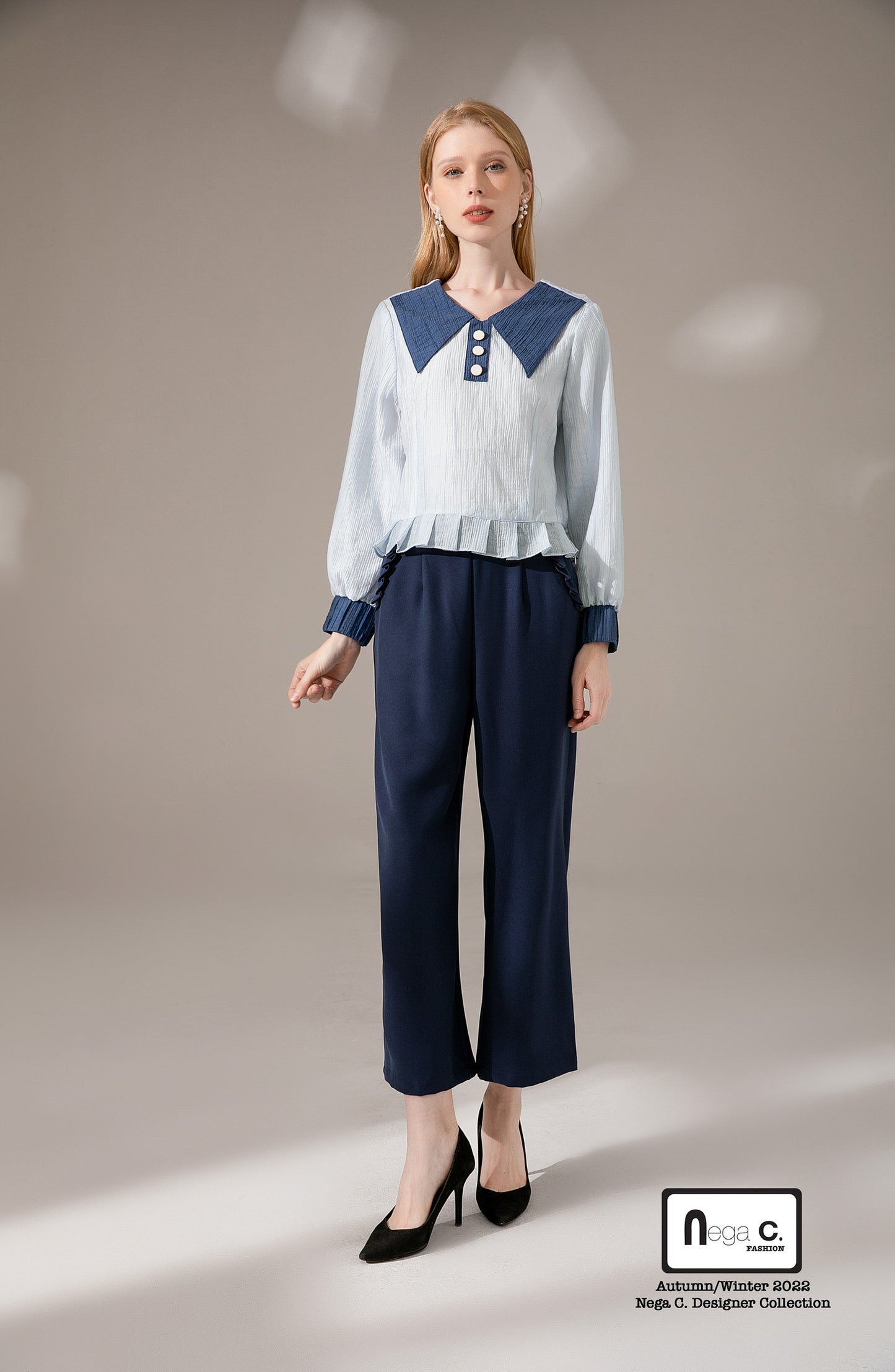 Nega C. 拼色尖領壓摺上衣|藍色|無彈|有裡襯