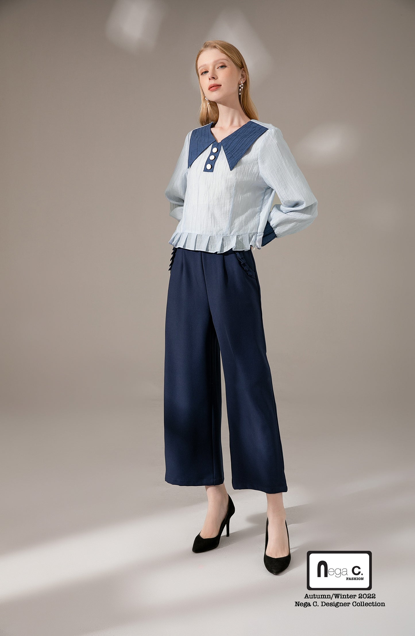 Nega C. 拼色尖領壓摺上衣|藍色|無彈|有裡襯