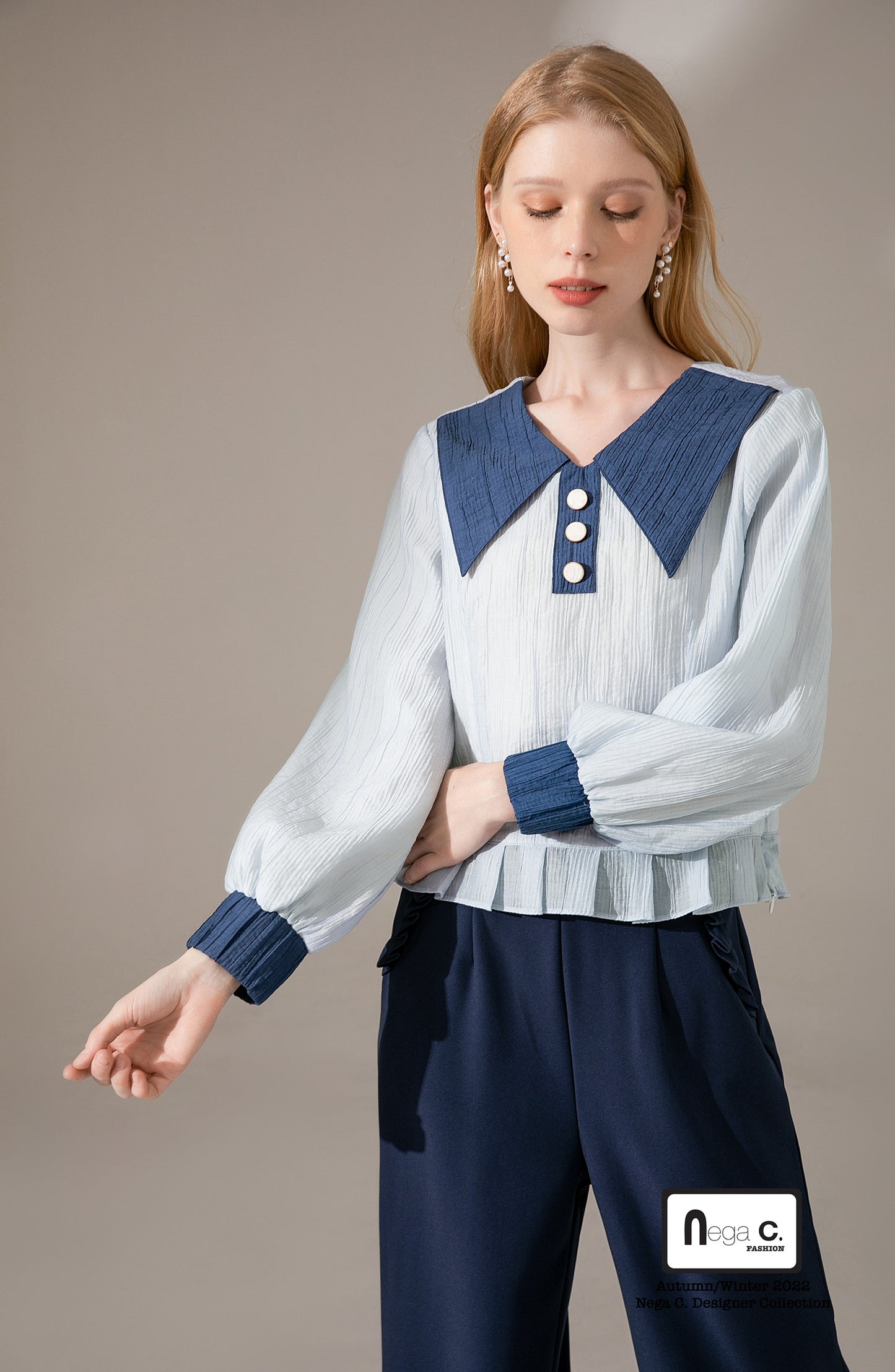 Nega C. 拼色尖領壓摺上衣|藍色|無彈|有裡襯