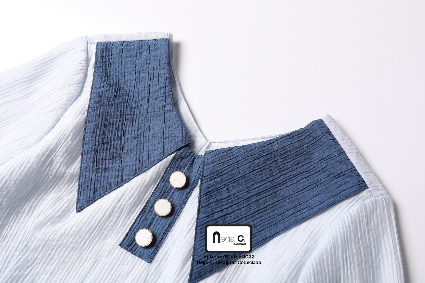 Nega C. 拼色尖領壓摺上衣|藍色|無彈|有裡襯