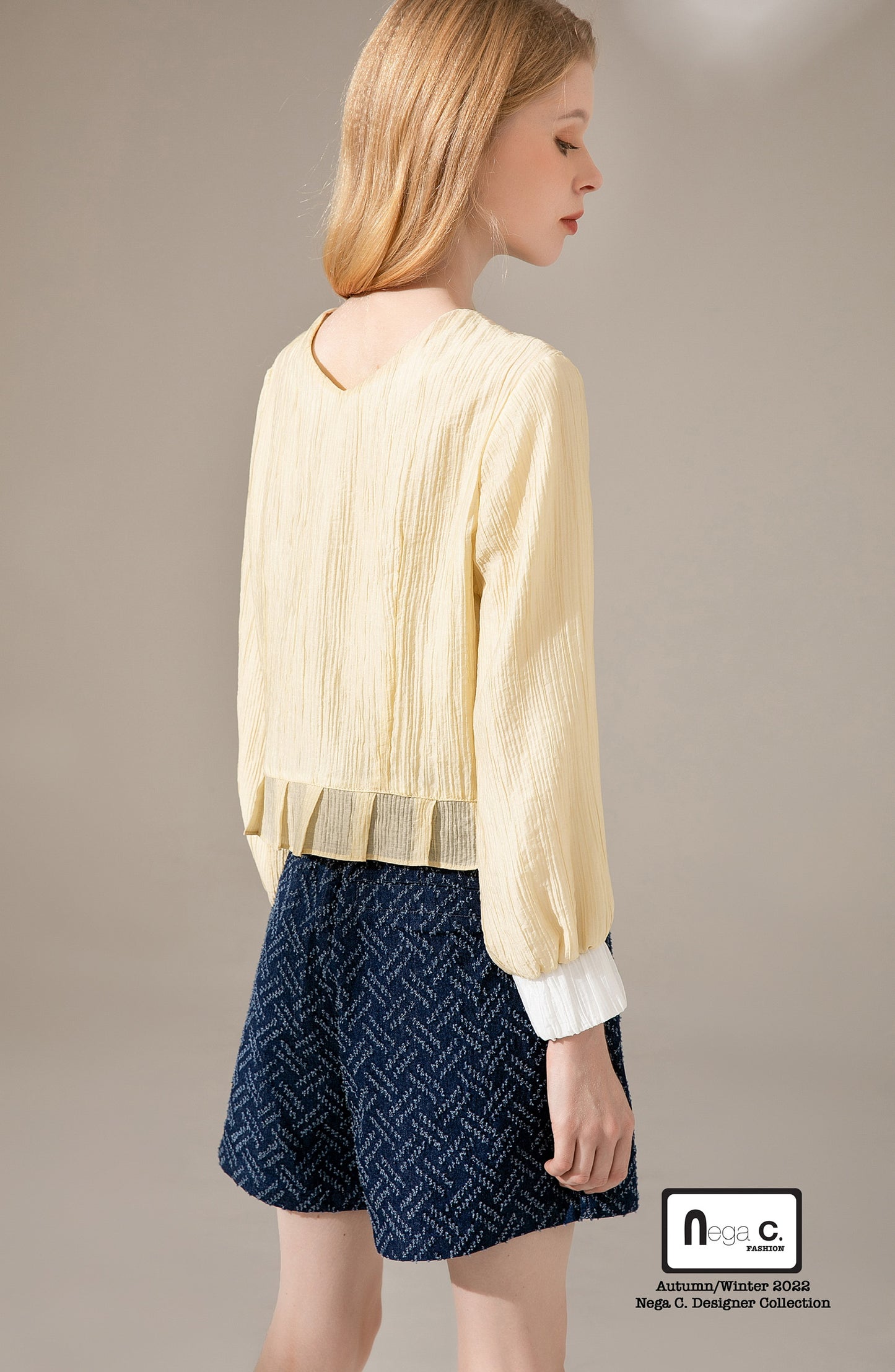 Nega C. Colorblock เสื้อจับจีบปกพีค | สีเหลือง | ผ้าไม่ยืด | มีซับใน