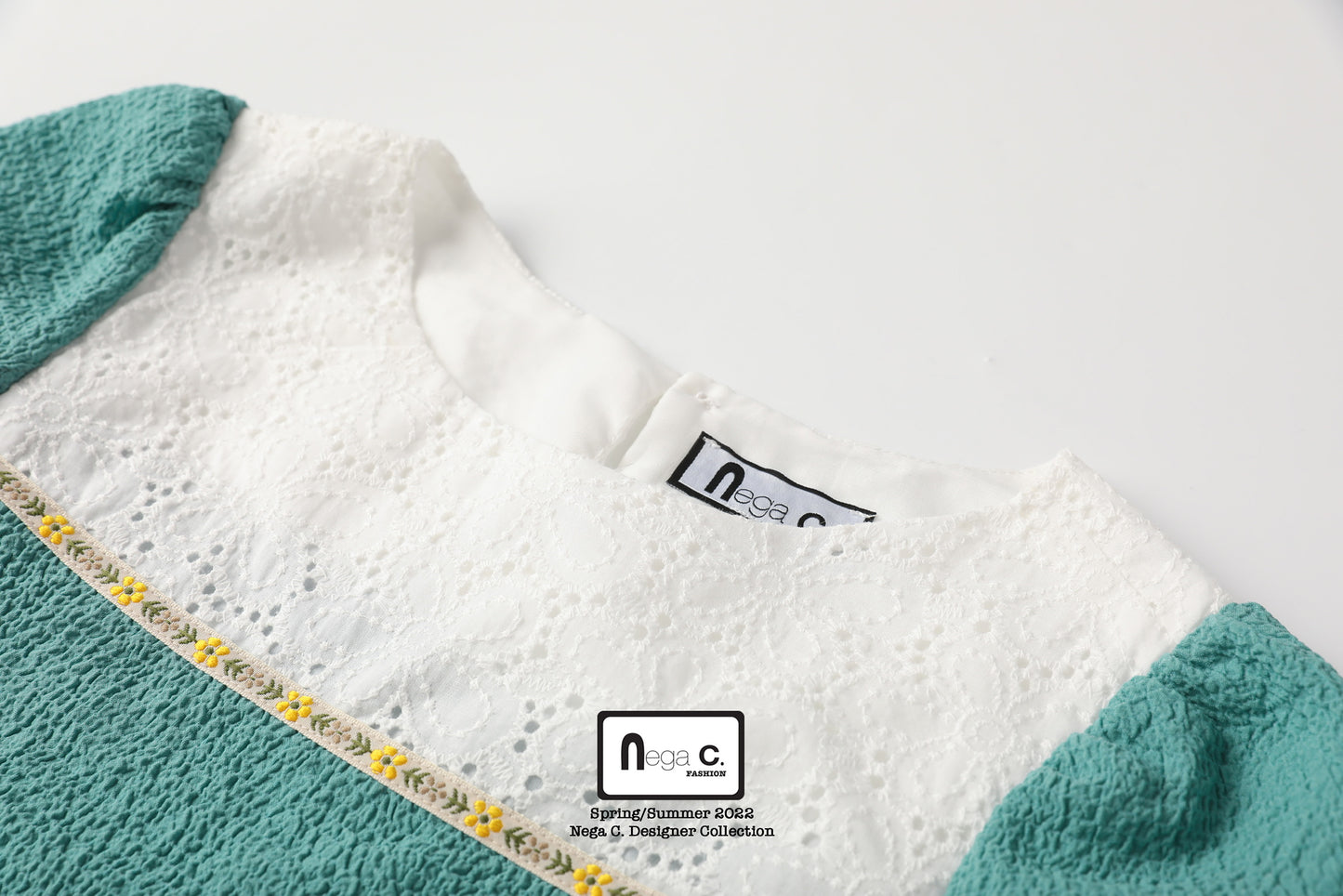 Nega C. 蕾絲拼布泡泡袖上衣|綠色|無裡襯