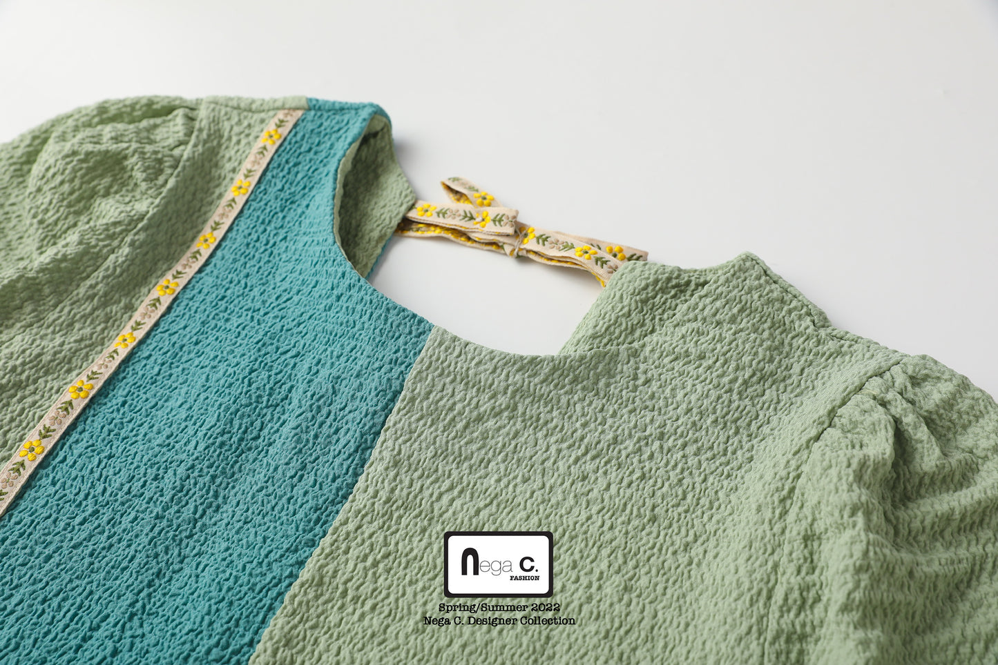 Nega C. 簡約風拼色圓領上衣|綠色|無裡襯