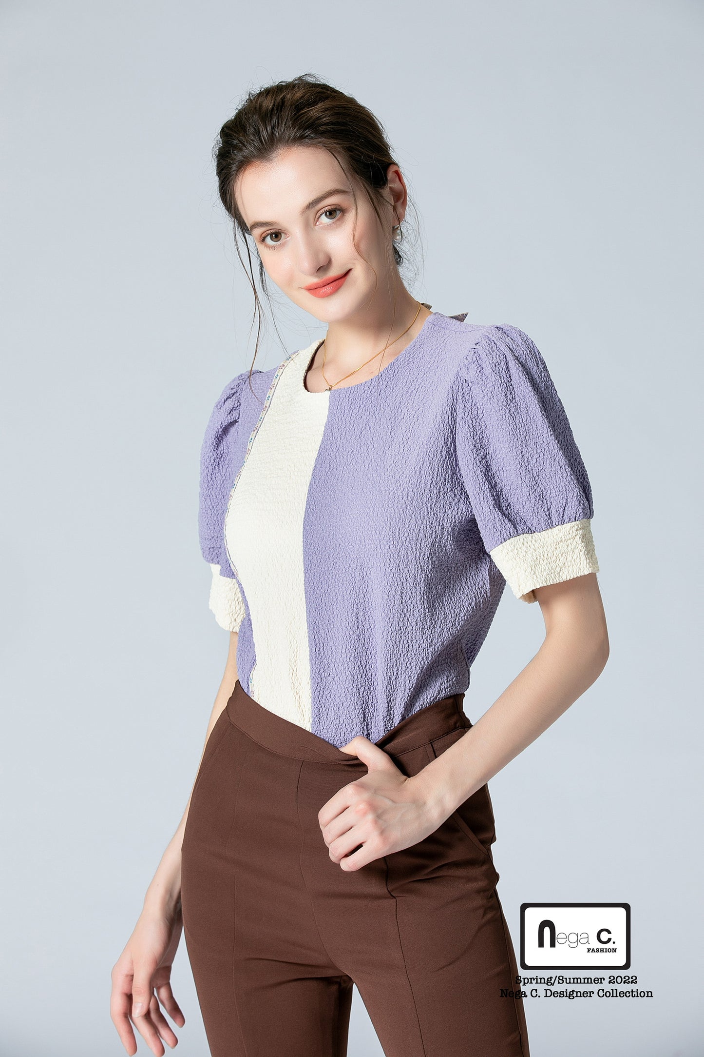 Nega C. เสื้อคอกลมบล็อคสีเรียบง่าย | สีม่วง | ไม่มีซับใน