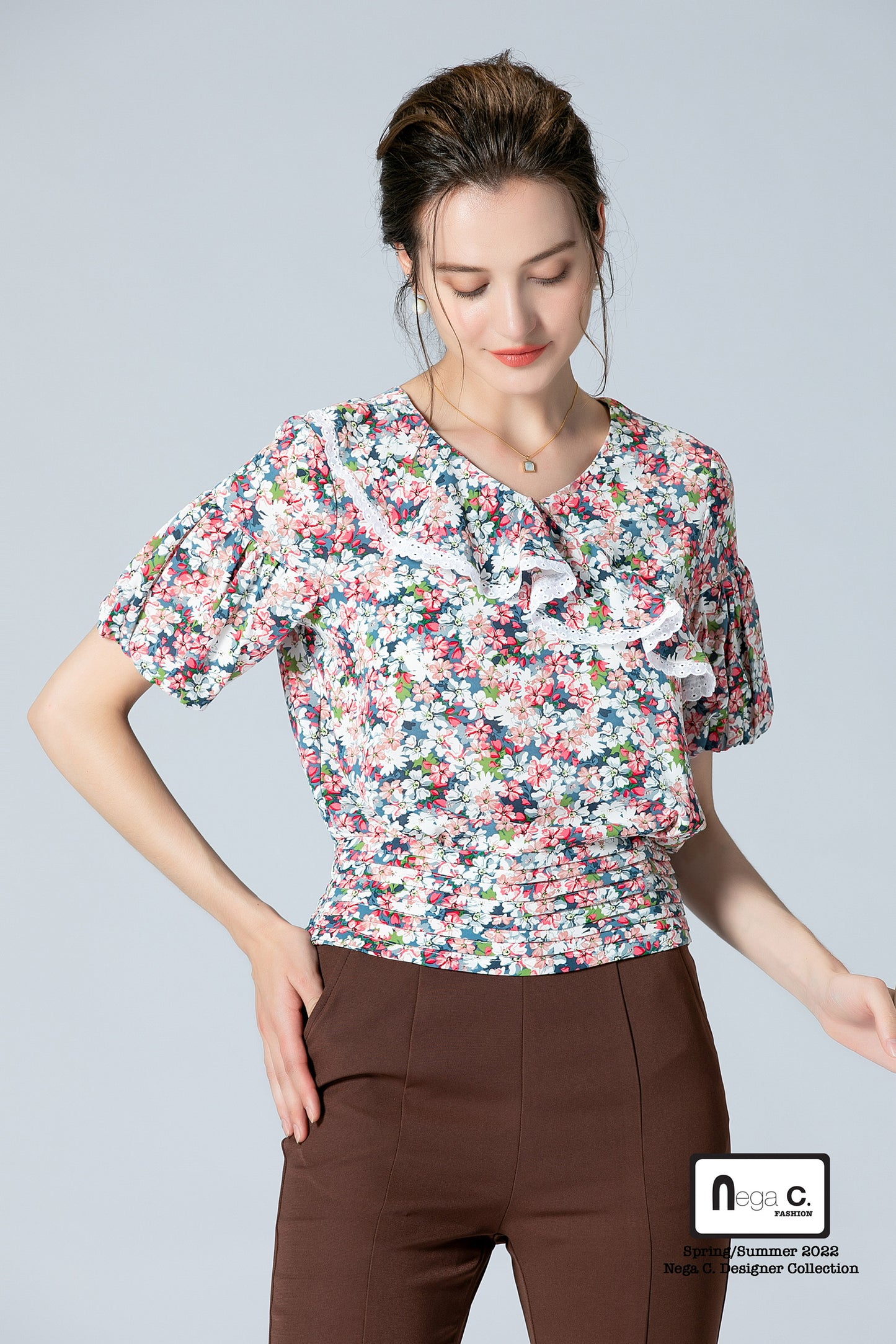 Nega C. เสื้อคอวีกระชับสัดส่วนเอวเล็กลายดอก | สีน้ำเงิน | ไม่มีซับใน