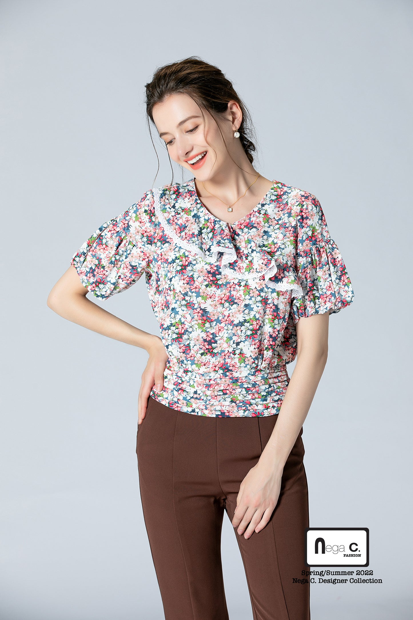 Nega C. เสื้อคอวีกระชับสัดส่วนเอวเล็กลายดอก | สีน้ำเงิน | ไม่มีซับใน
