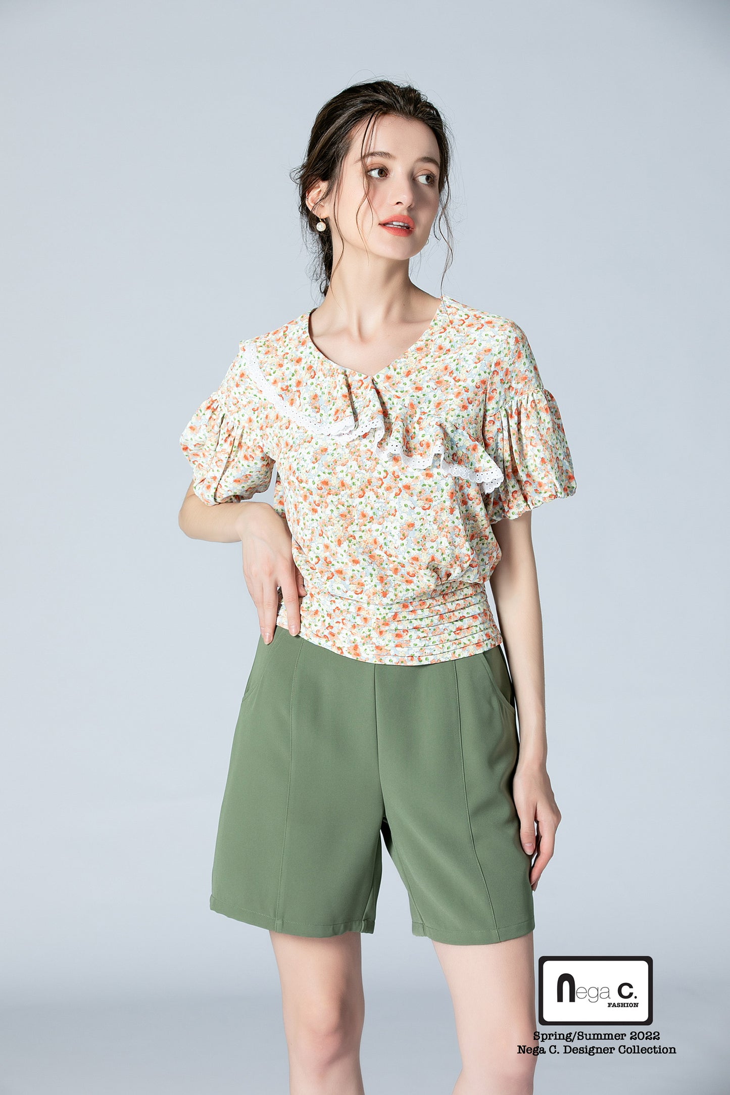 Nega C. เสื้อคอวี เอวเล็กลายดอกไม้ | เฉียงเหลือง | ไม่มีซับใน