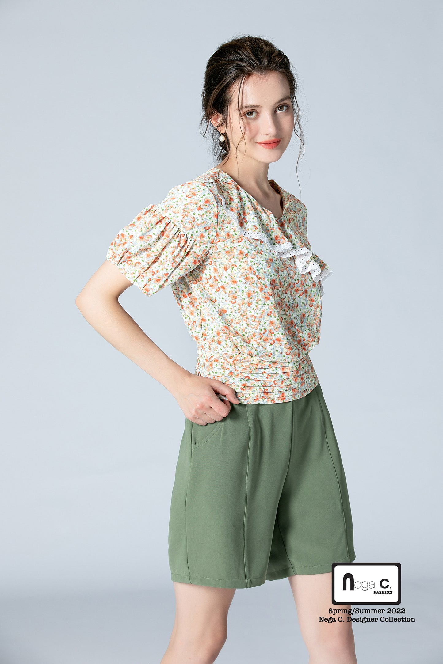 Nega C. เสื้อคอวี เอวเล็กลายดอกไม้ | เฉียงเหลือง | ไม่มีซับใน