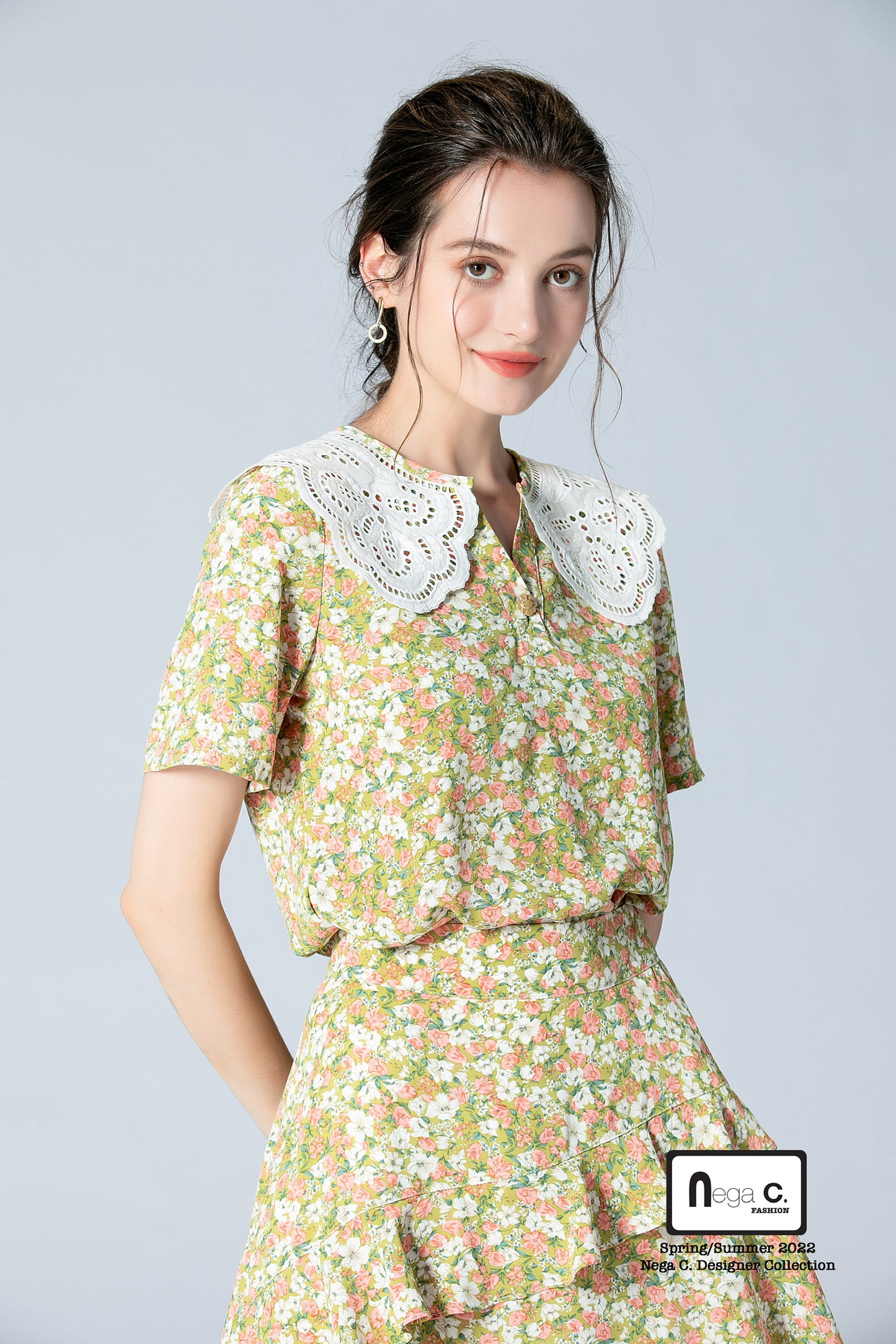 Nega C. เสื้อคอปกลูกไม้ลายดอกไม้เล็ก | เฉียงเหลือง | ไม่มีซับใน