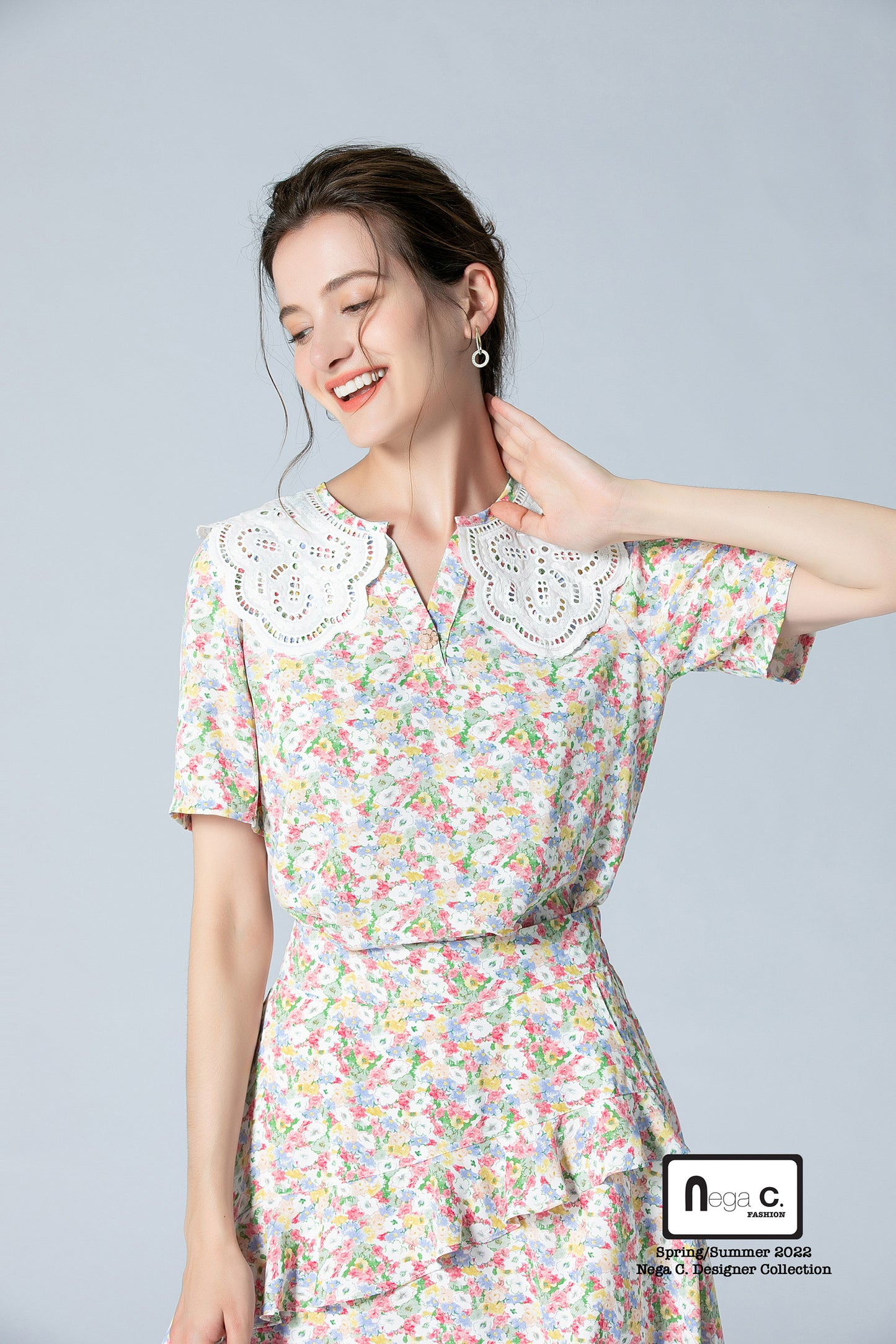 Nega C. เสื้อคอปกลูกไม้ลายดอกไม้เล็ก|ชมพู|ไม่มีซับใน