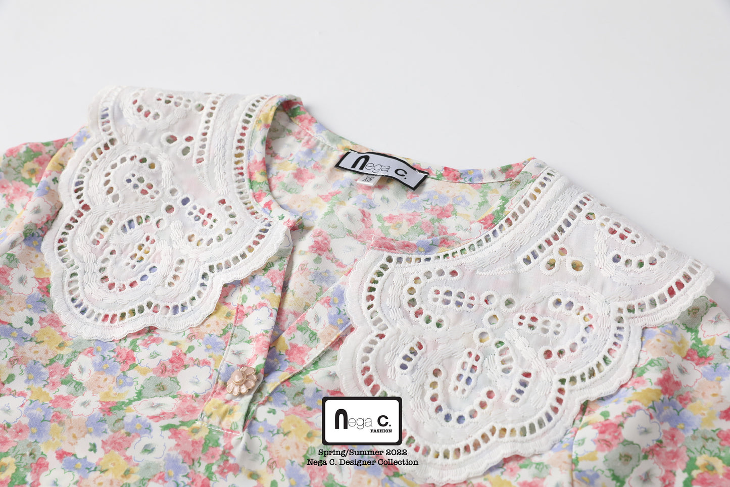 Nega C. เสื้อคอปกลูกไม้ลายดอกไม้เล็ก|ชมพู|ไม่มีซับใน