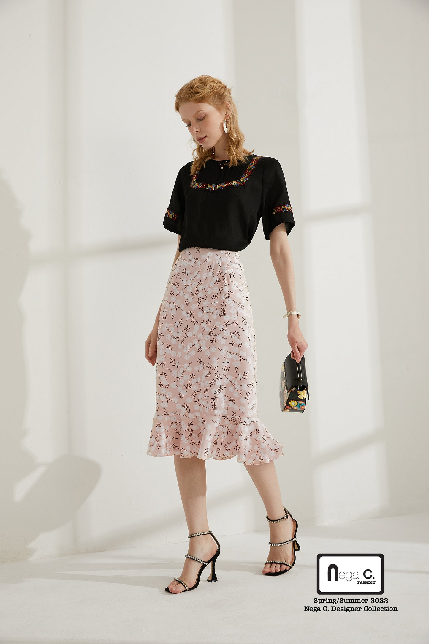 Nega C. เสื้อคอกลม Ethnic | สีดำ | ไม่มีซับใน