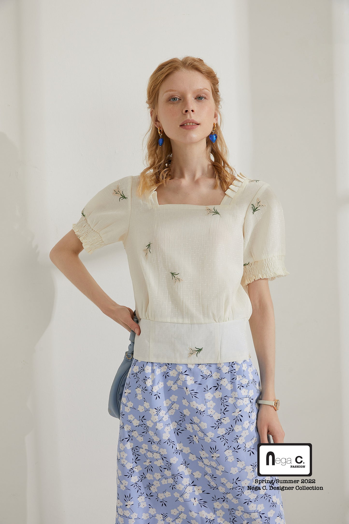 Nega C. เสื้อแขนสั้นทรงพัฟคอเหลี่ยม|สีแอปริคอท|มีซับใน